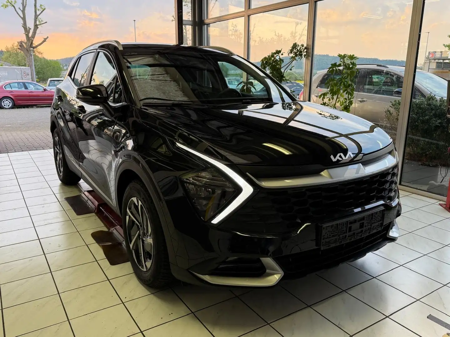 Kia Sportage 1.6 CRDi Hybrid Vision 7-DCT Komfort-Paket LED Noir - 1