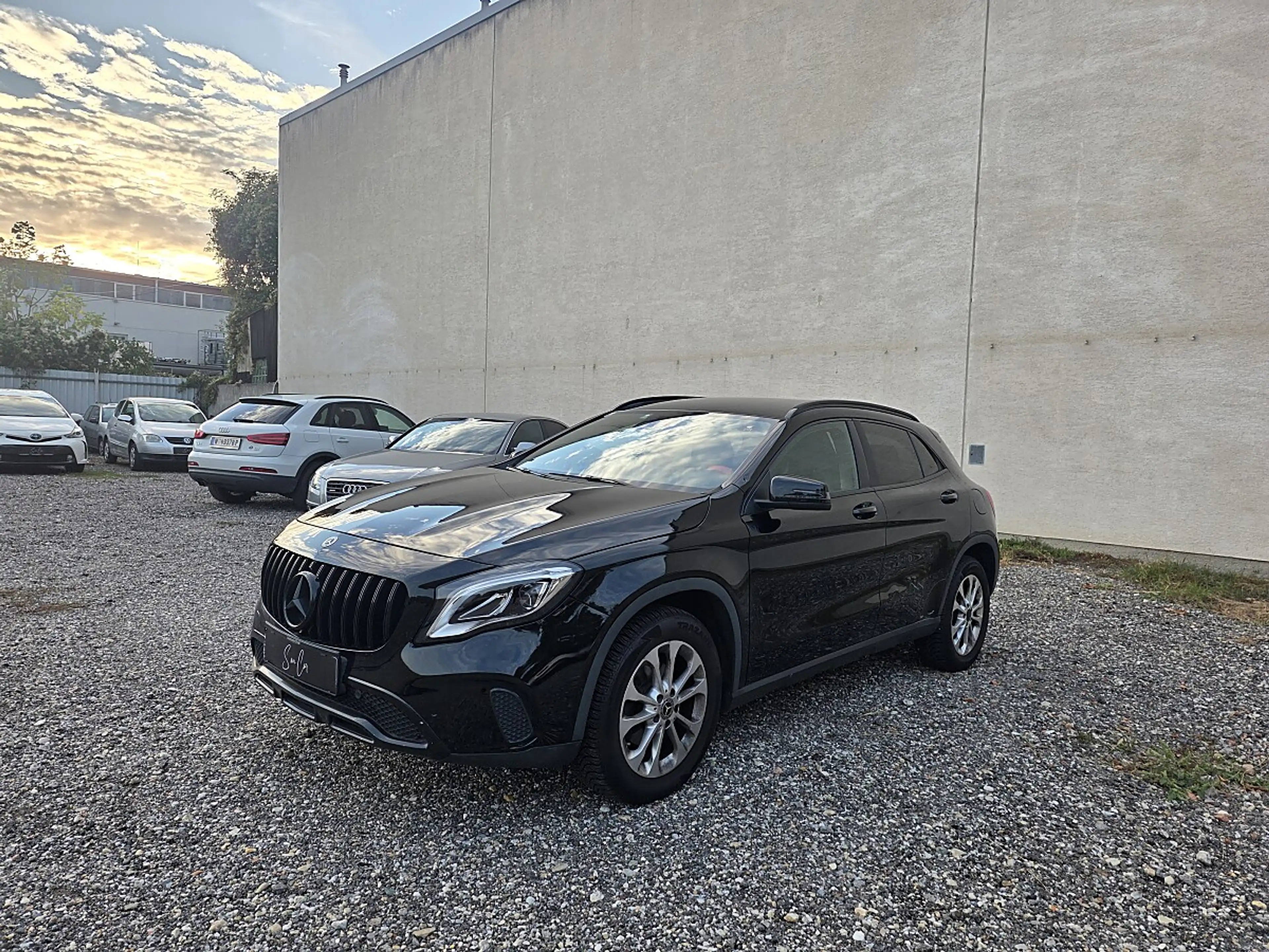 Mercedes-Benz GLA 180 Aut. — photo 2
