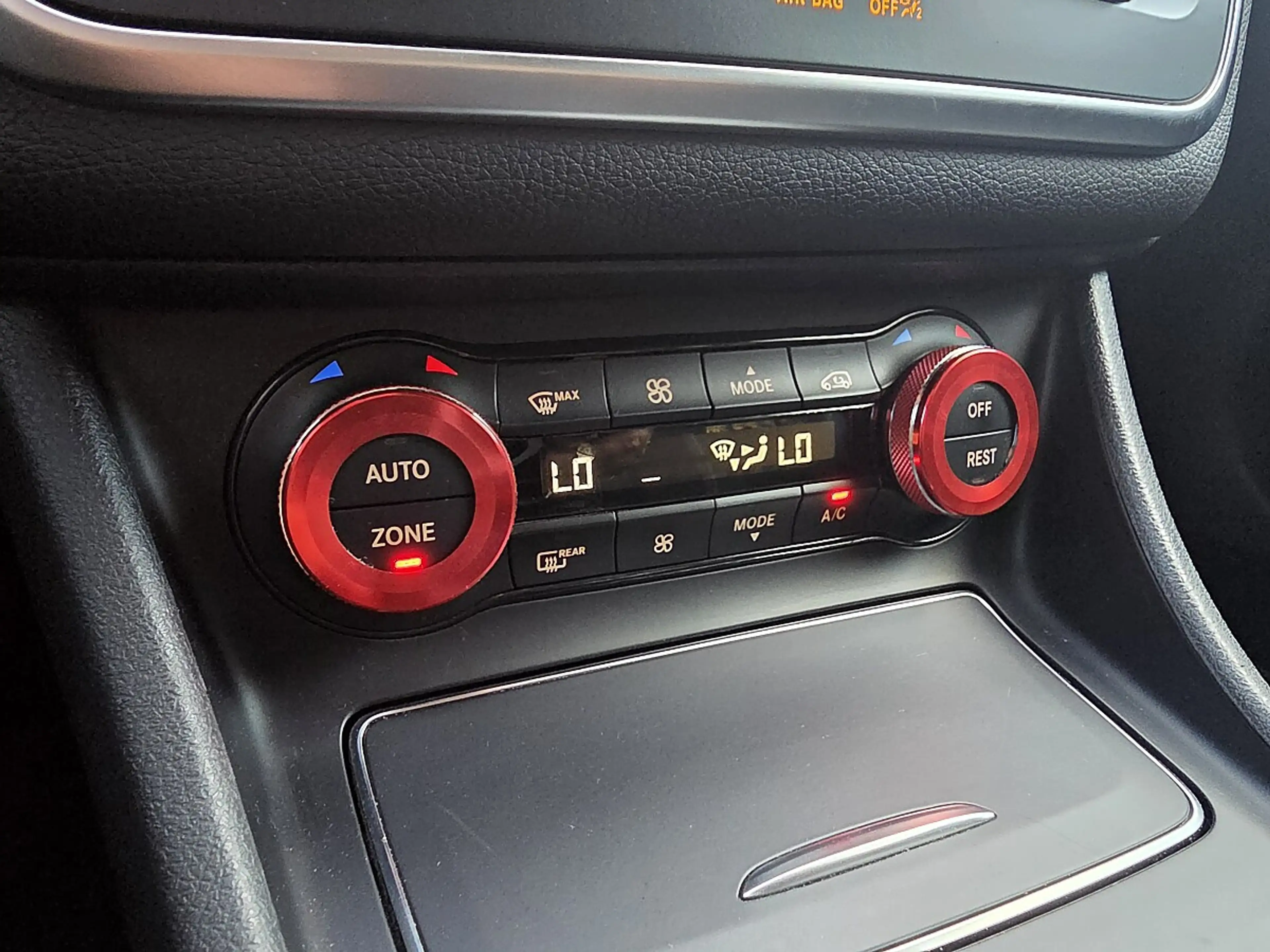 Mercedes-Benz GLA 180 Aut. — photo 8