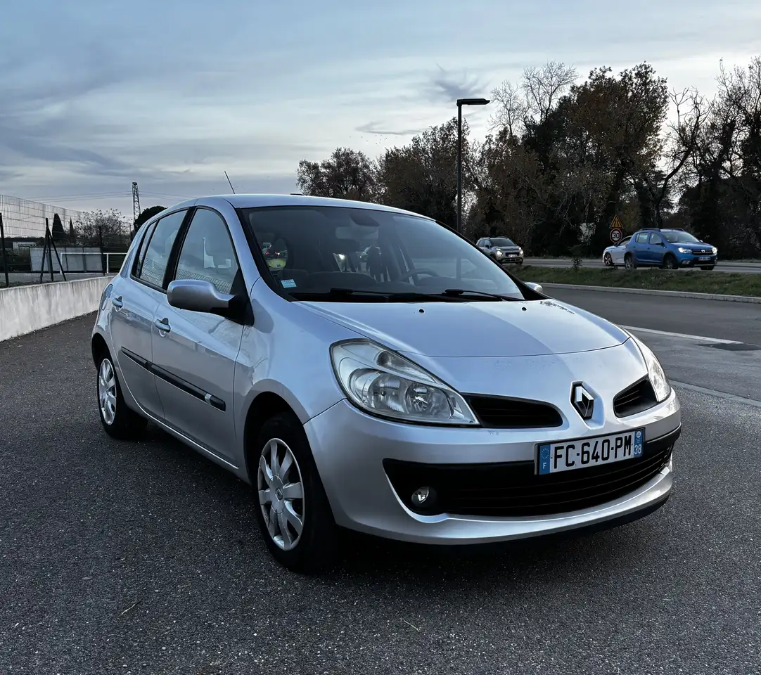 Renault Clio 1.4 16V 100 Luxe PrivilÃ¨ge