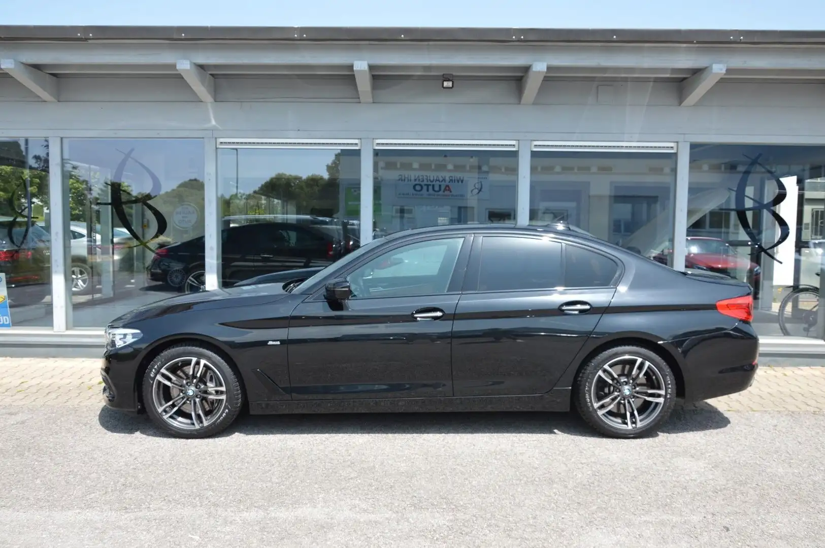 BMW 540 d xDrive SPORT-LINE*AUTOMATIK*LEDER*HUD*SHD* Černá - 2