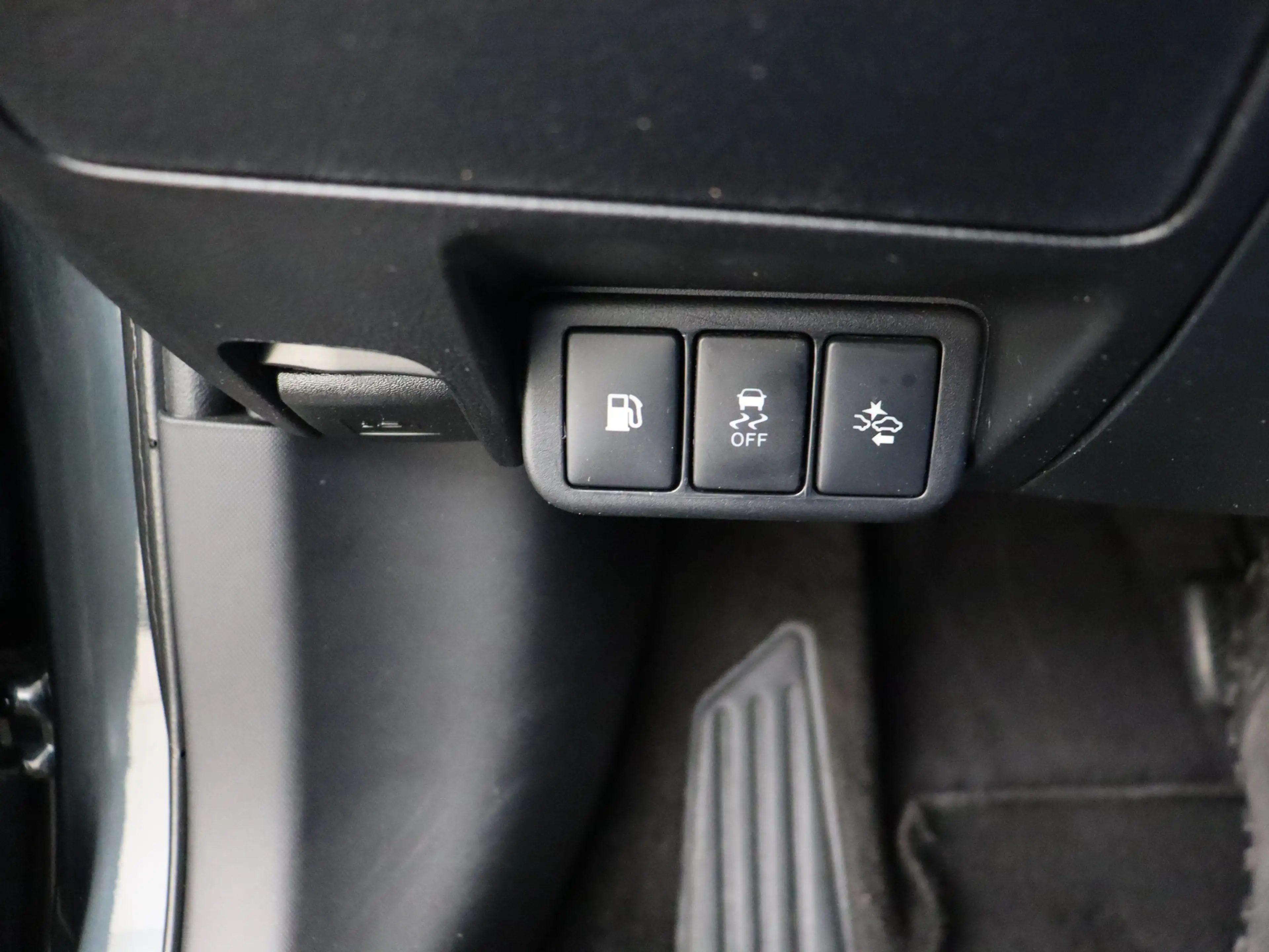 Toyota Avensis Touring Sports 1.8 VVT-i Executive Business Panora — photo 12