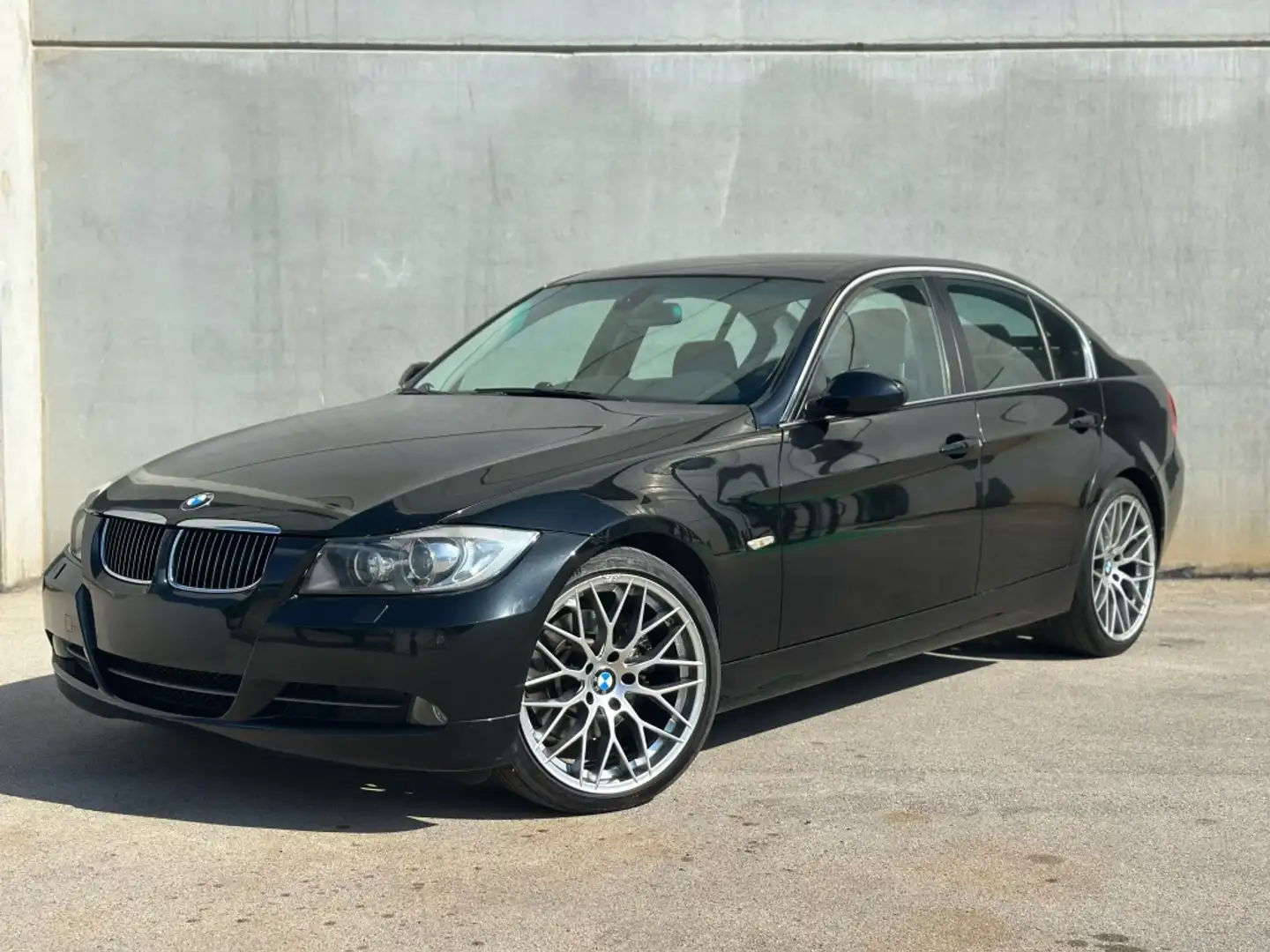 BMW 330 330xi Aut. Noir - 1