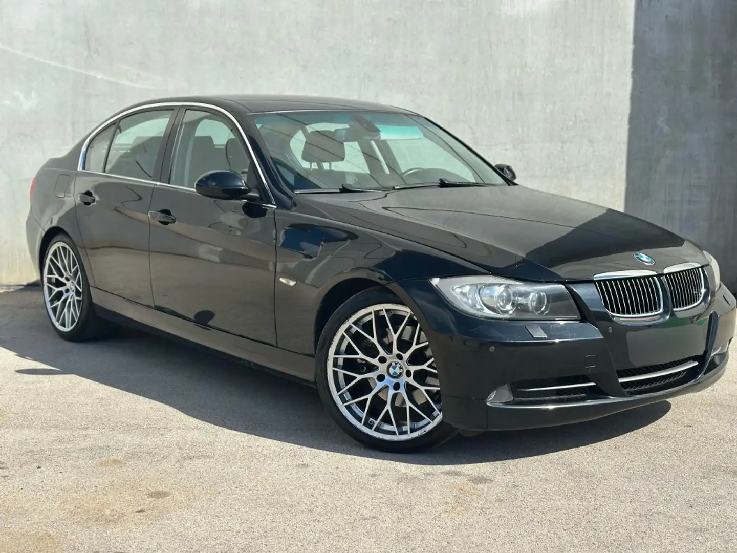 BMW 330 330xi Aut. Noir - 2
