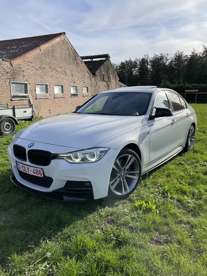 BMW 330