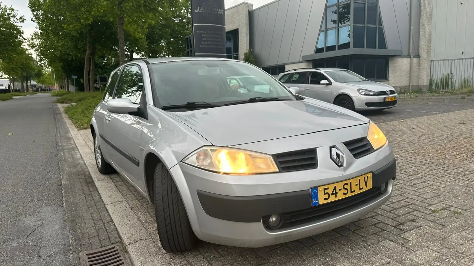 Renault Megane 1.6-16V Dynamique Comfort Grigio - 2
