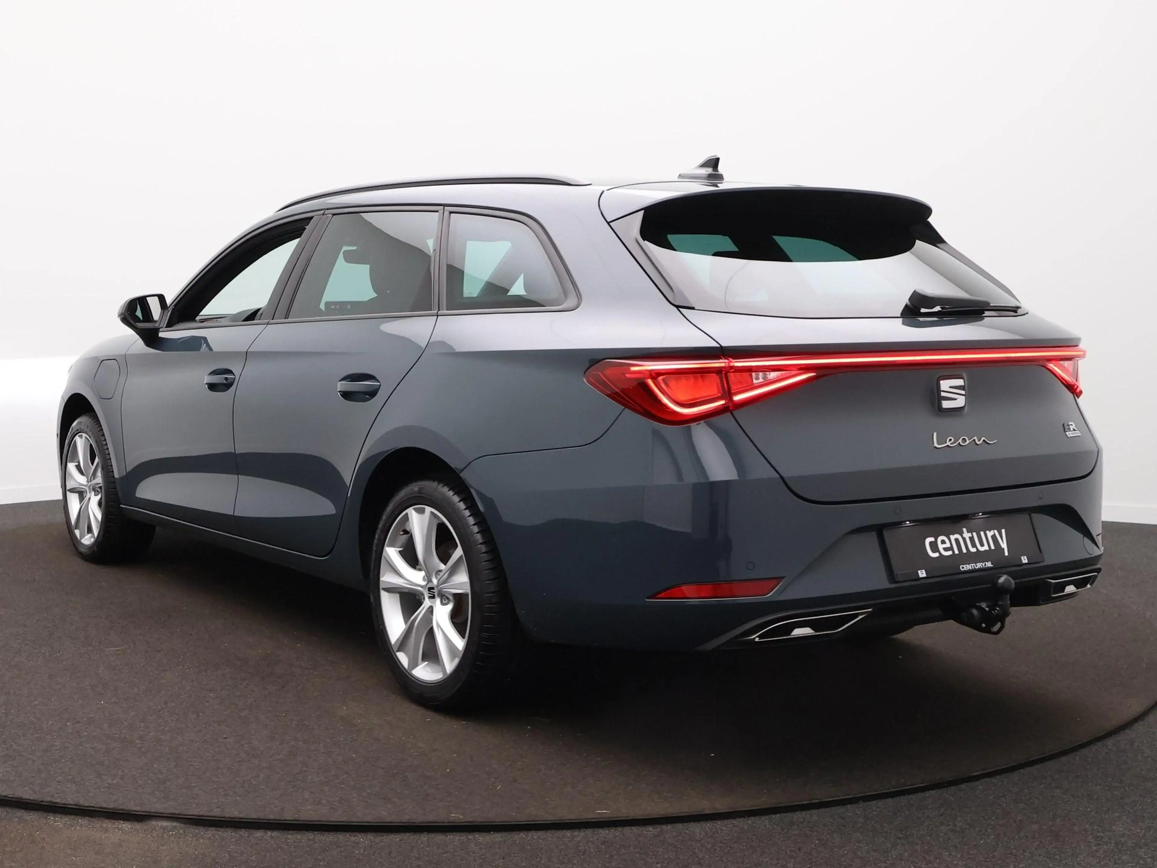 SEAT Leon e-Hybrid Sportstourer 1.5 TSI Style — photo 4