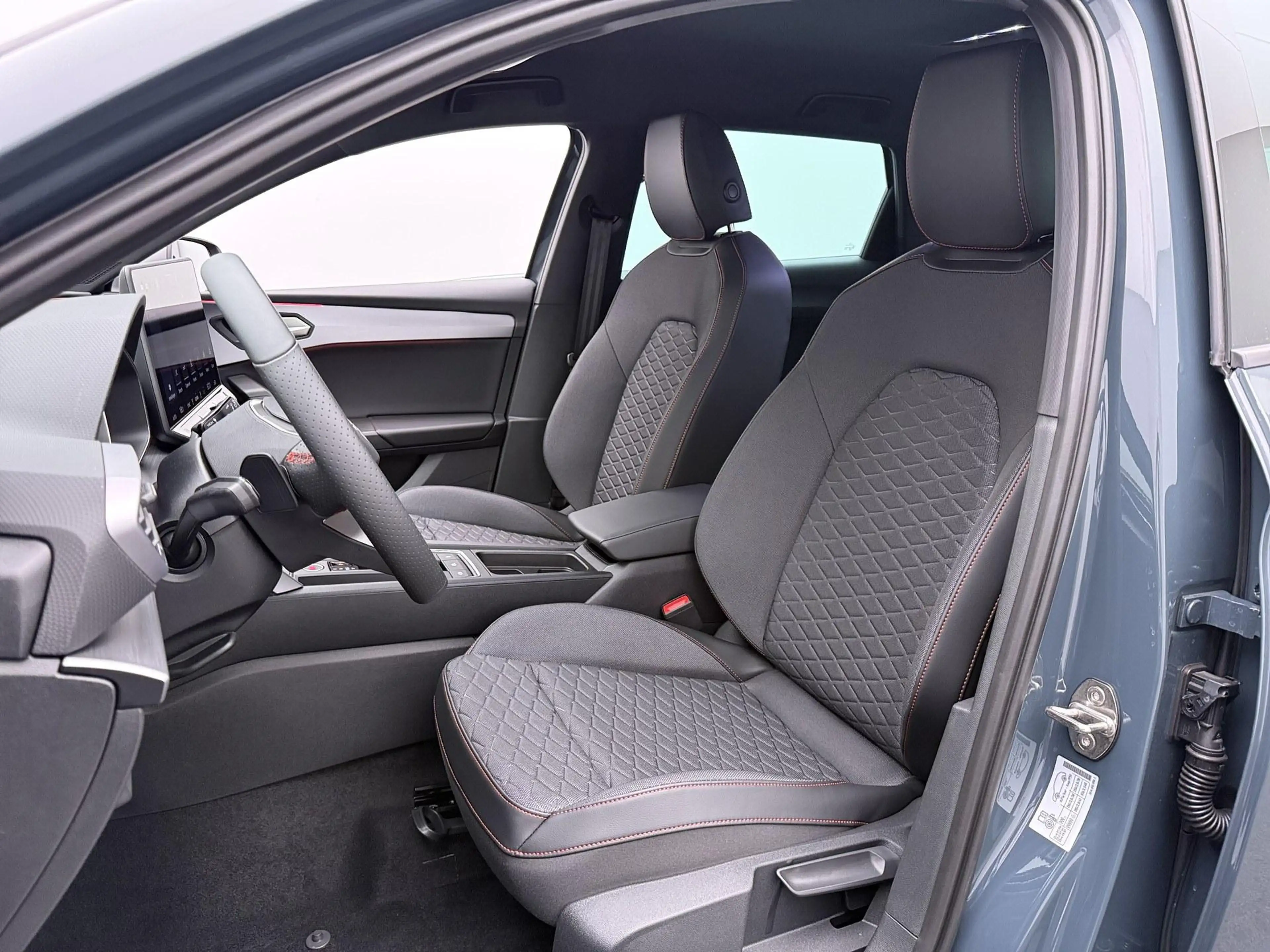 SEAT Leon e-Hybrid Sportstourer 1.5 TSI Style — photo 13