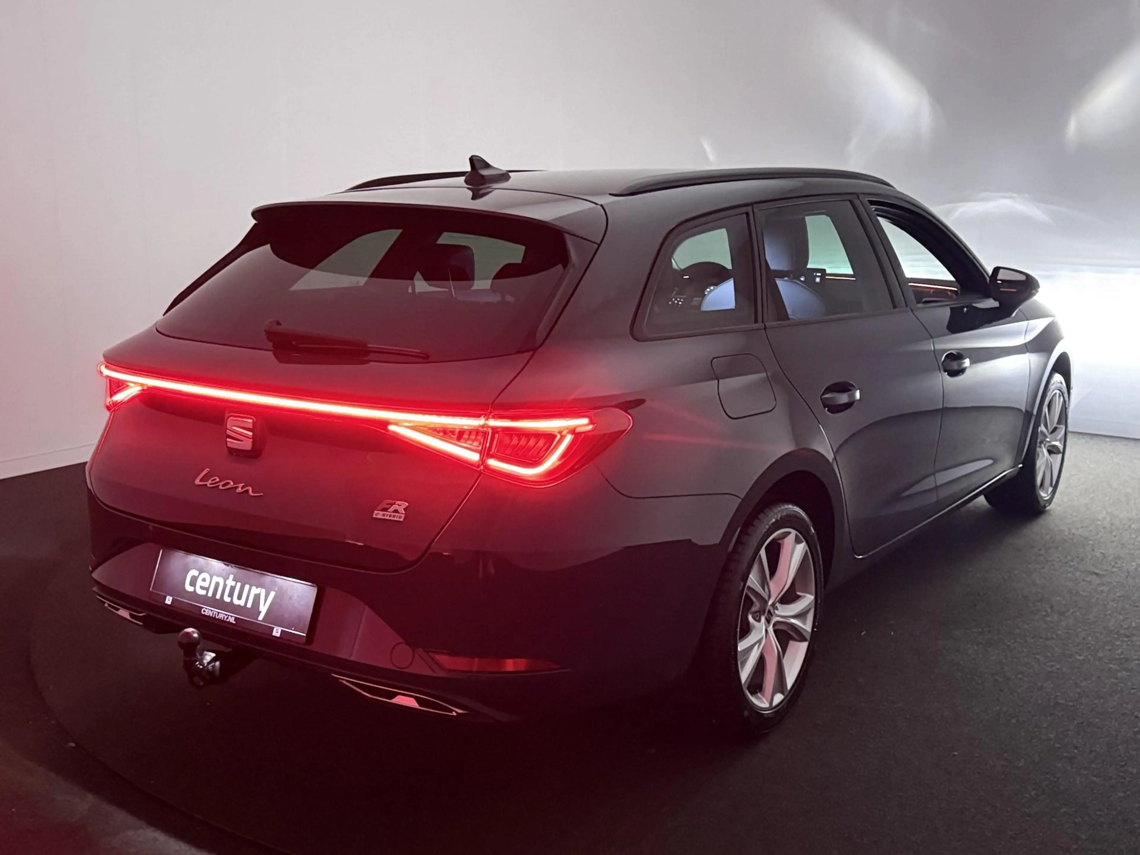 SEAT Leon e-Hybrid Sportstourer 1.5 TSI Style — photo 9