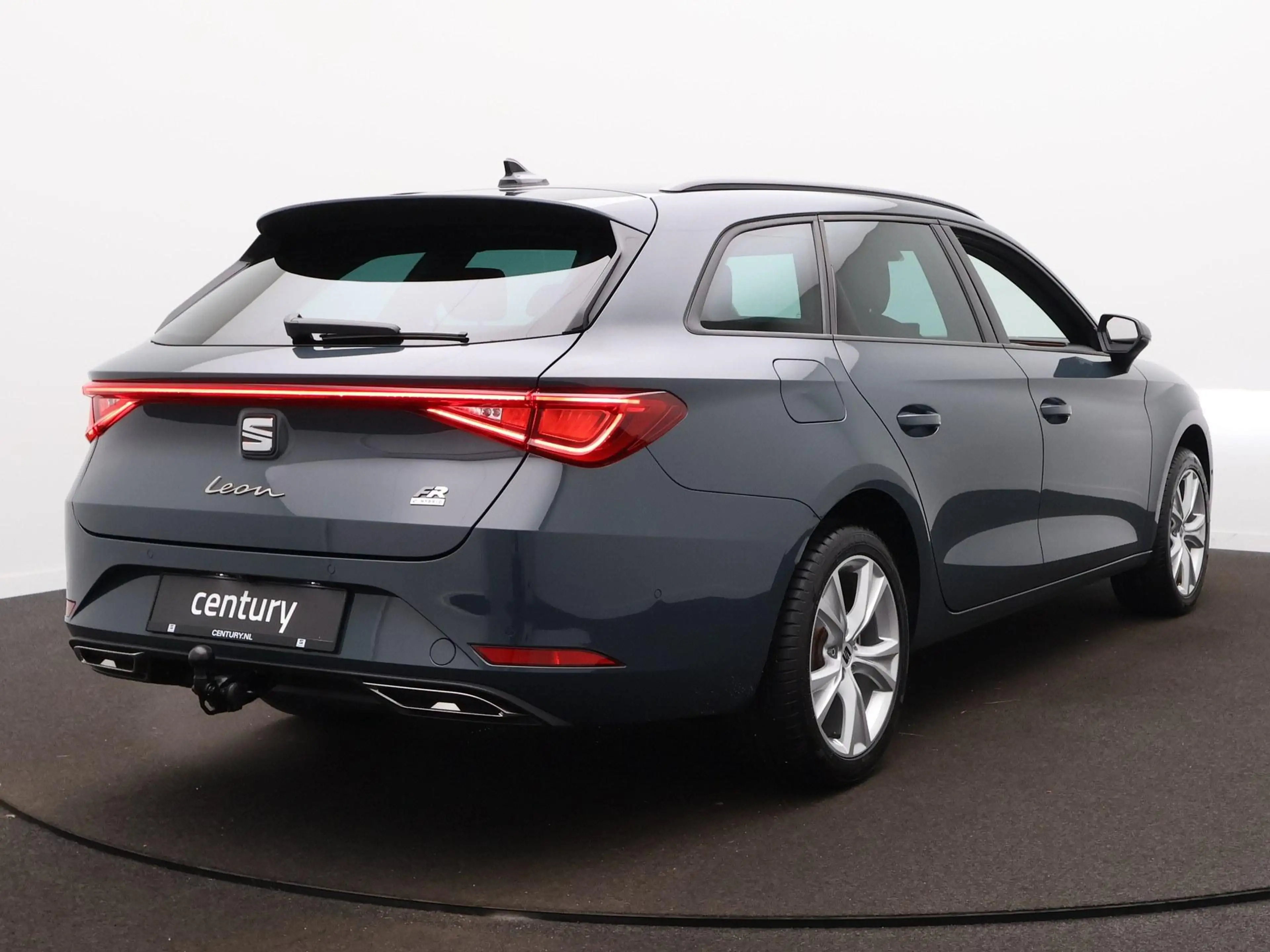 SEAT Leon e-Hybrid Sportstourer 1.5 TSI Style — photo 7