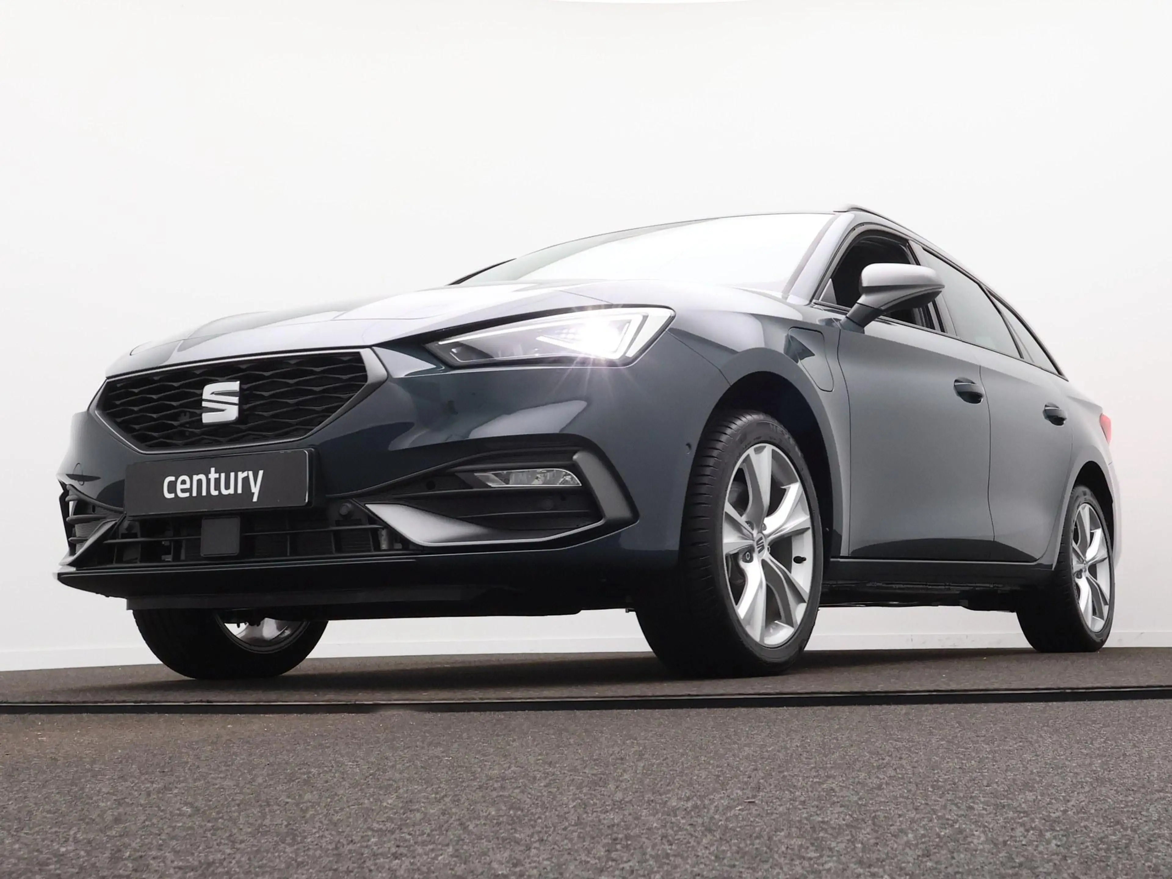 SEAT Leon e-Hybrid Sportstourer 1.5 TSI Style — photo 6
