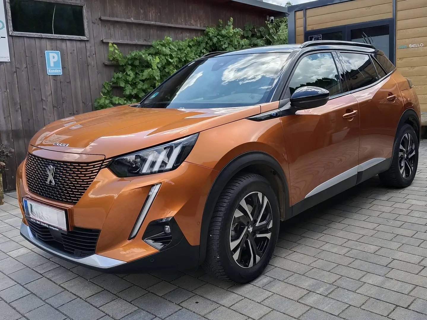 Peugeot e-2008 GT 100 kW (136 PS) Bronze - 1
