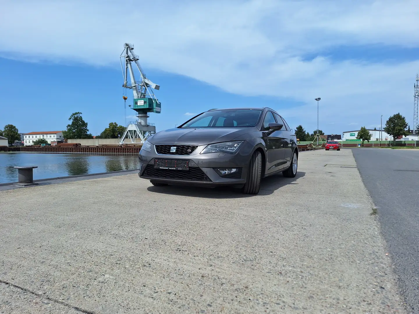 SEAT Leon Leon ST 1.4 TSI FR Šedá - 2