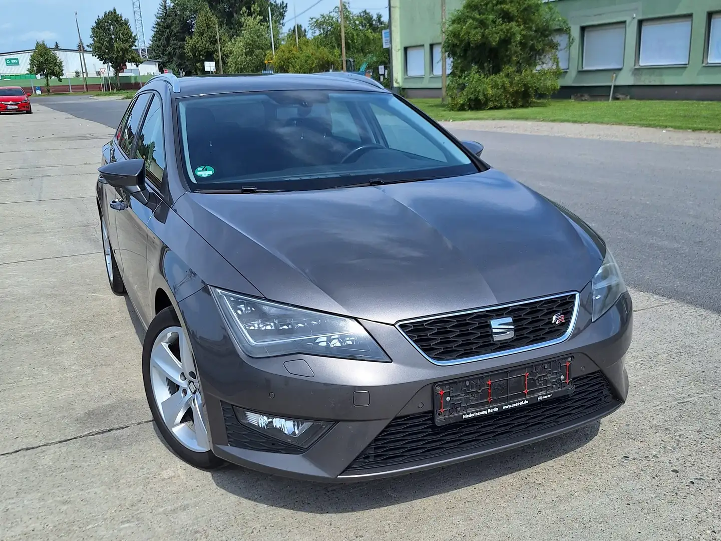 SEAT Leon Leon ST 1.4 TSI FR Šedá - 1