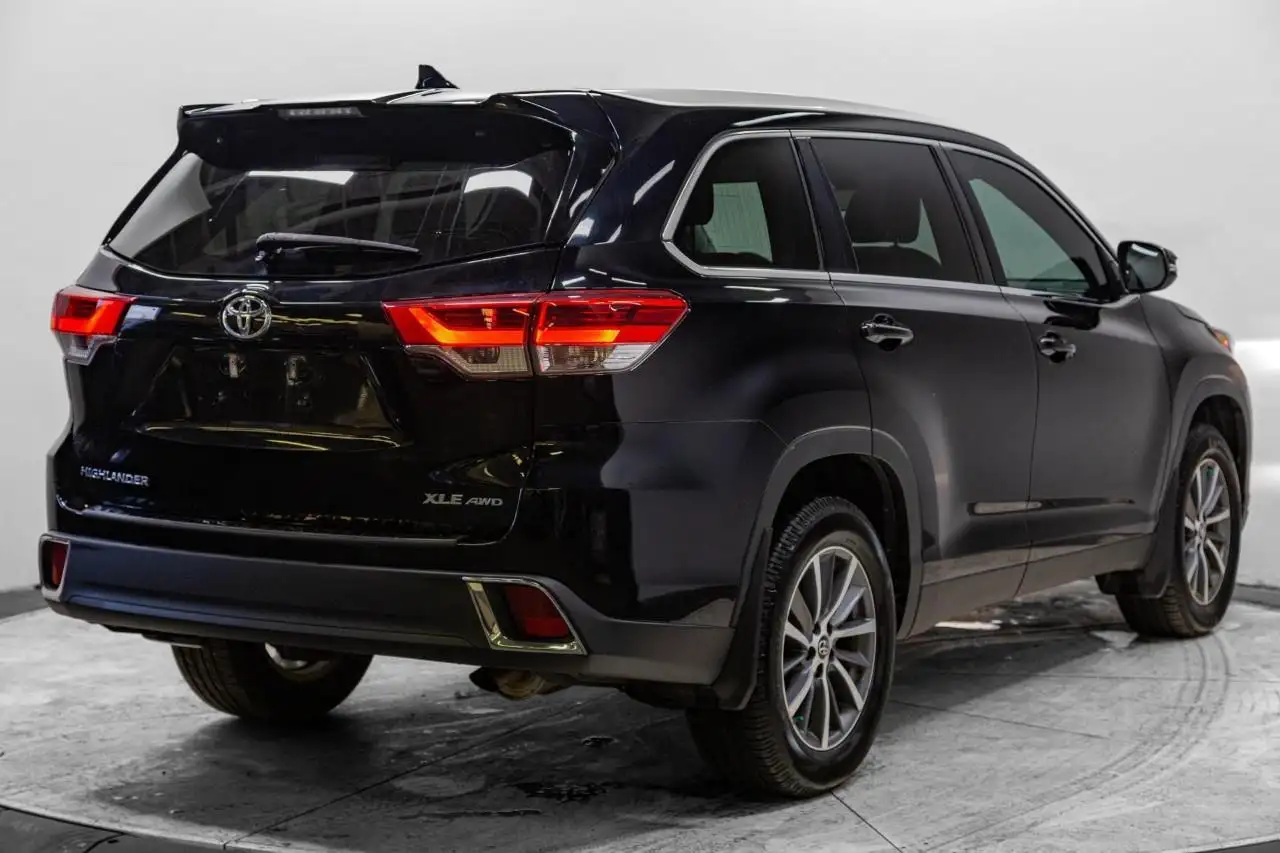 Toyota Highlander снимка Toyota Highlander