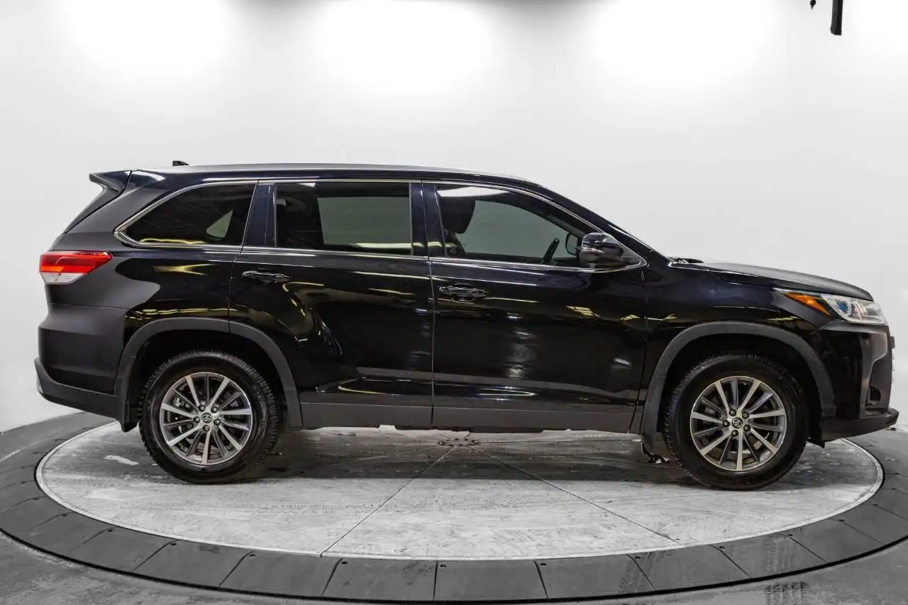 Toyota Highlander снимка Toyota Highlander