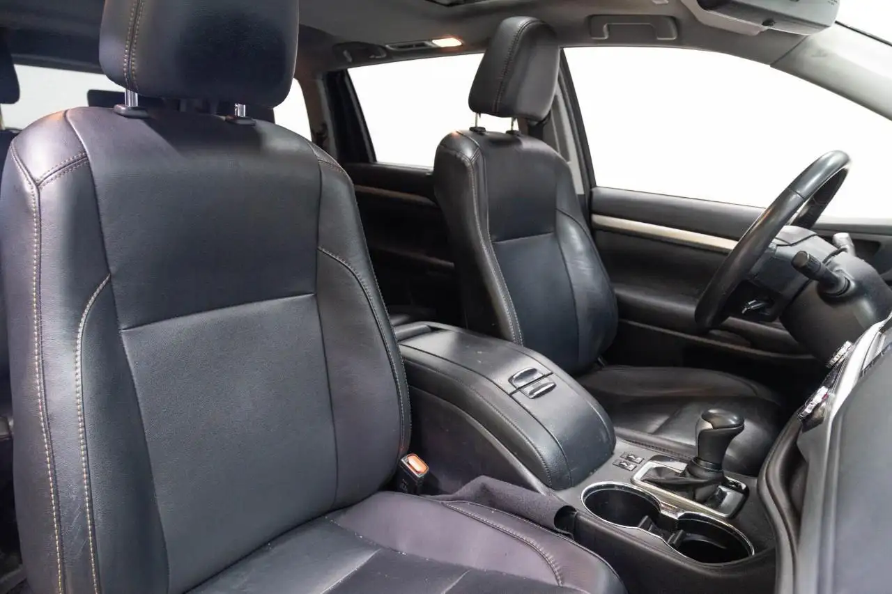 Toyota Highlander снимка Toyota Highlander