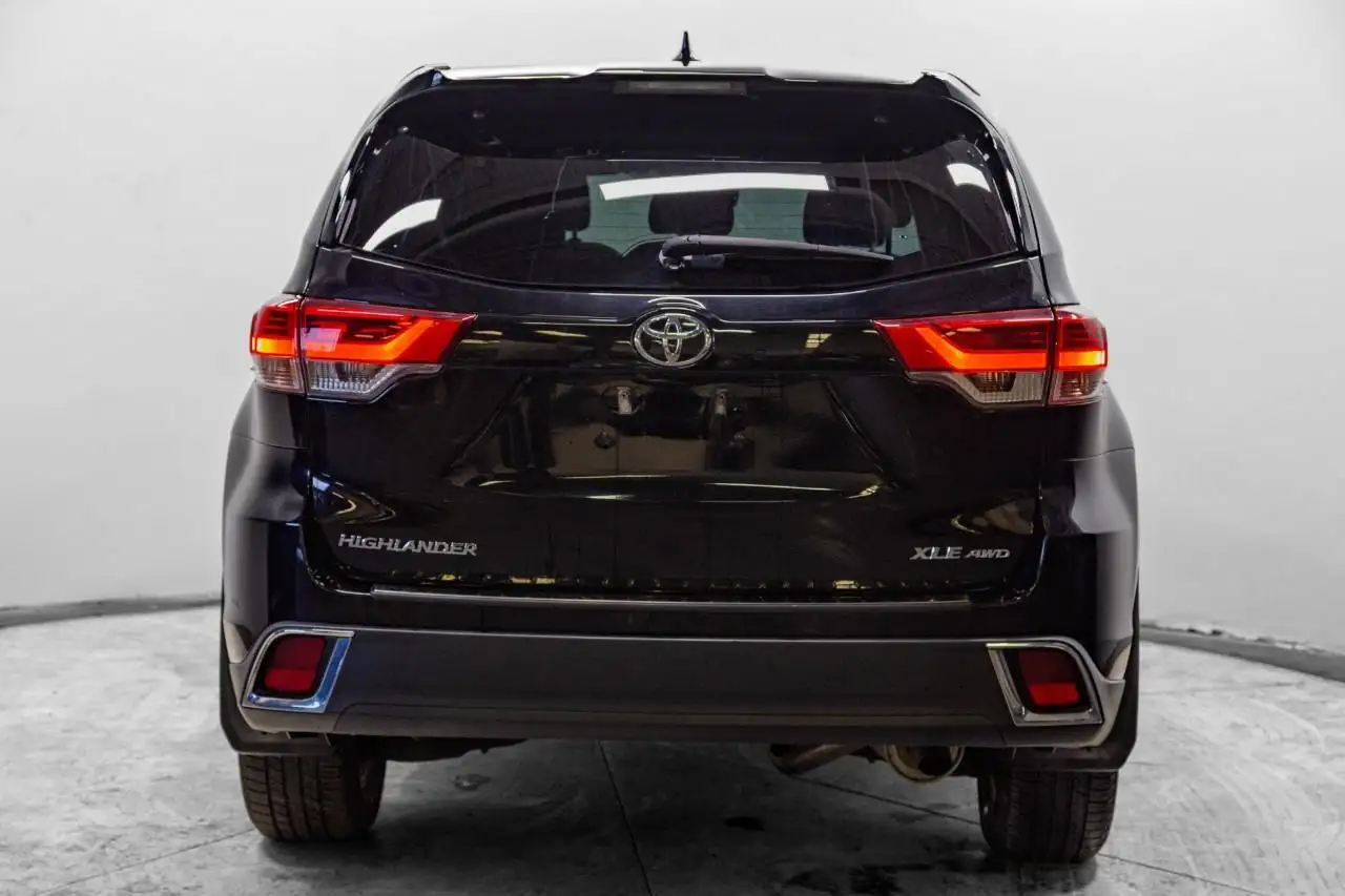 Toyota Highlander снимка Toyota Highlander