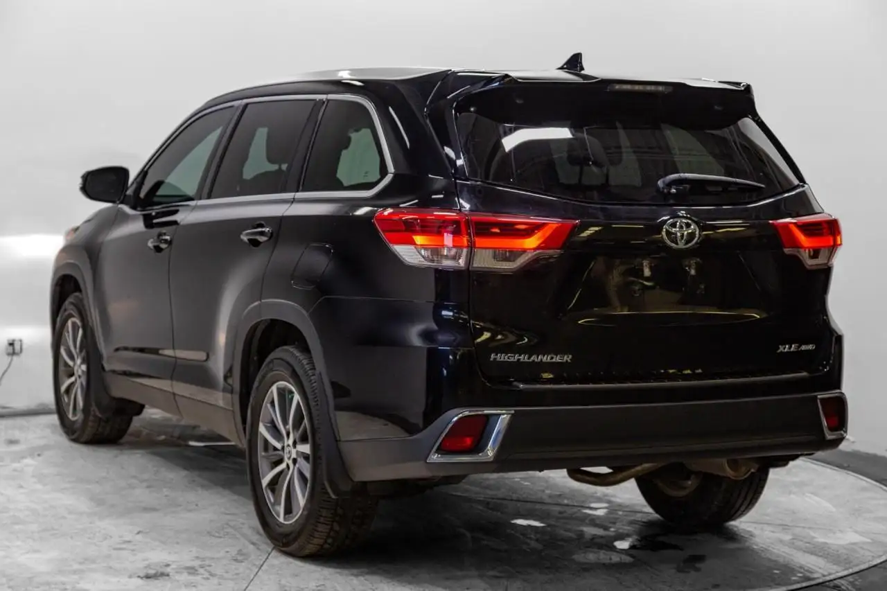 Toyota Highlander снимка Toyota Highlander