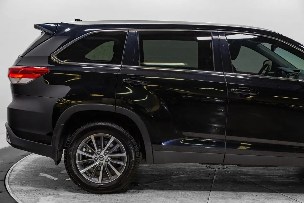Toyota Highlander снимка Toyota Highlander