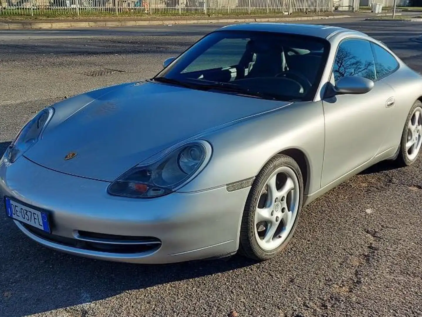 Porsche 911 996 Carrera 2 Coupé 3.4 Argento - 1