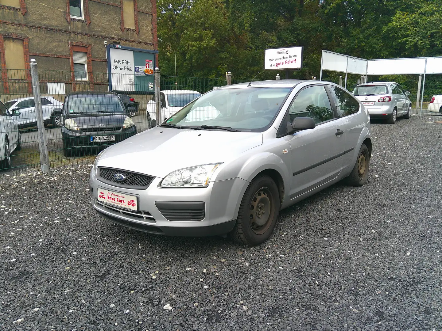 Ford Focus 2-HAND*EURO-4*TÜV/03/2027*KLIMA*EFH*AHK*M+S*ZV* Grijs - 1
