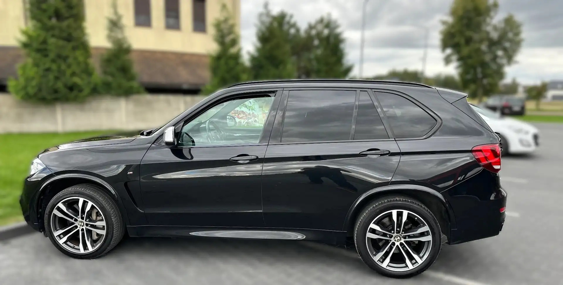 BMW X5 M X5 M50d Schwarz - 2