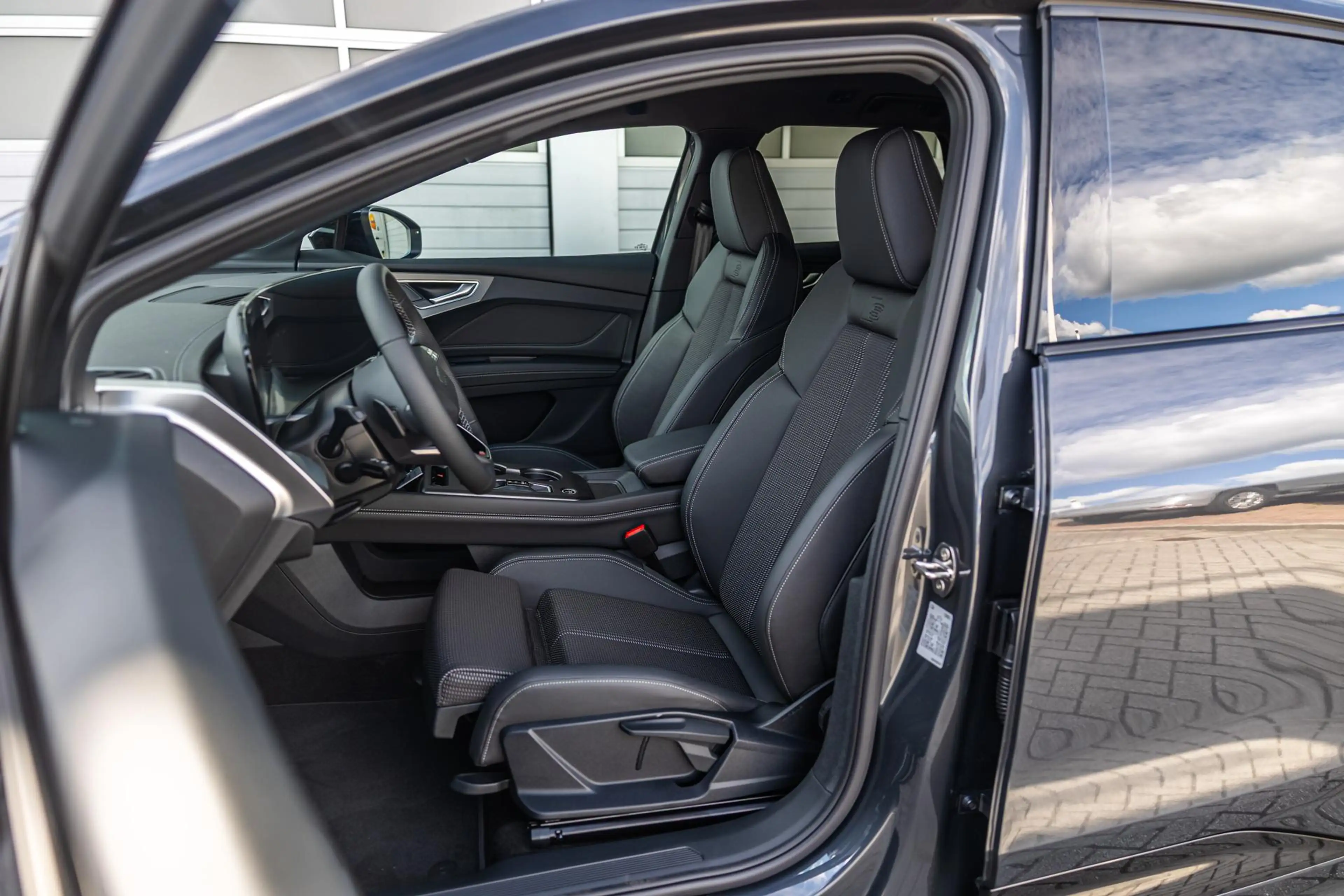 Audi Q4 e-tron 286pk S edition performance 82 kWh | 20'' velgen | — photo 4