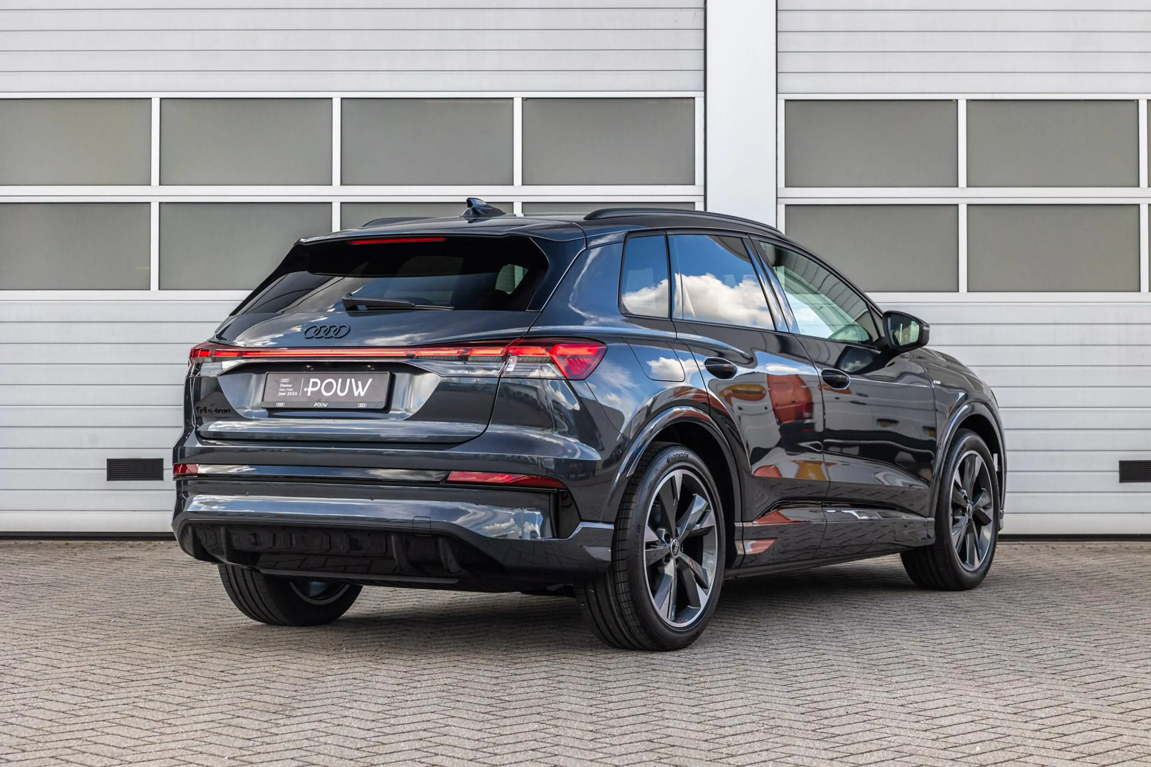 Audi Q4 e-tron 286pk S edition performance 82 kWh | 20'' velgen | — photo 2