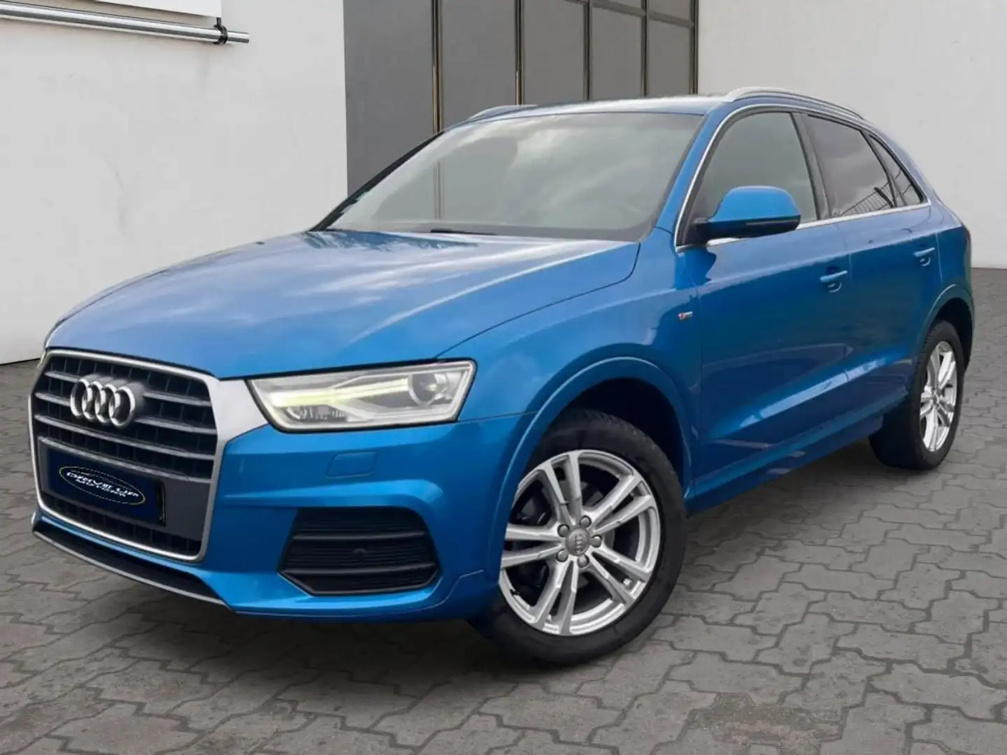 Audi Q3 Q3 2.0 TDI Ultra 150 ch S line Bleu - 1
