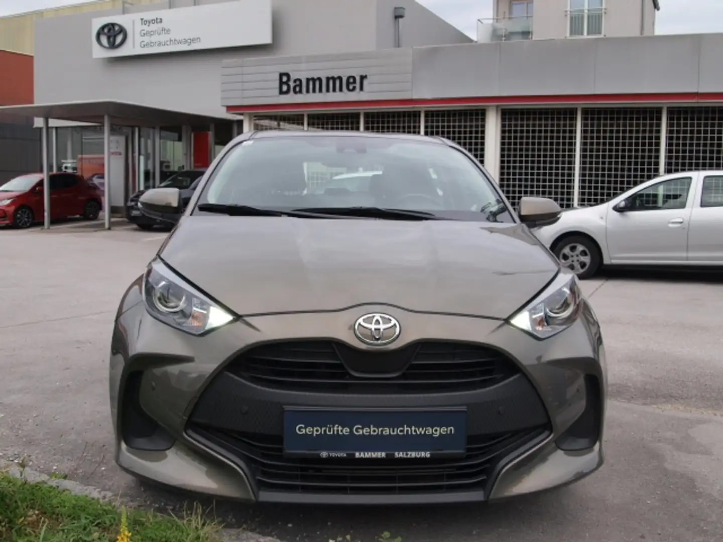 Toyota Yaris Yaris 1,0 VVT-i Active Grün - 2