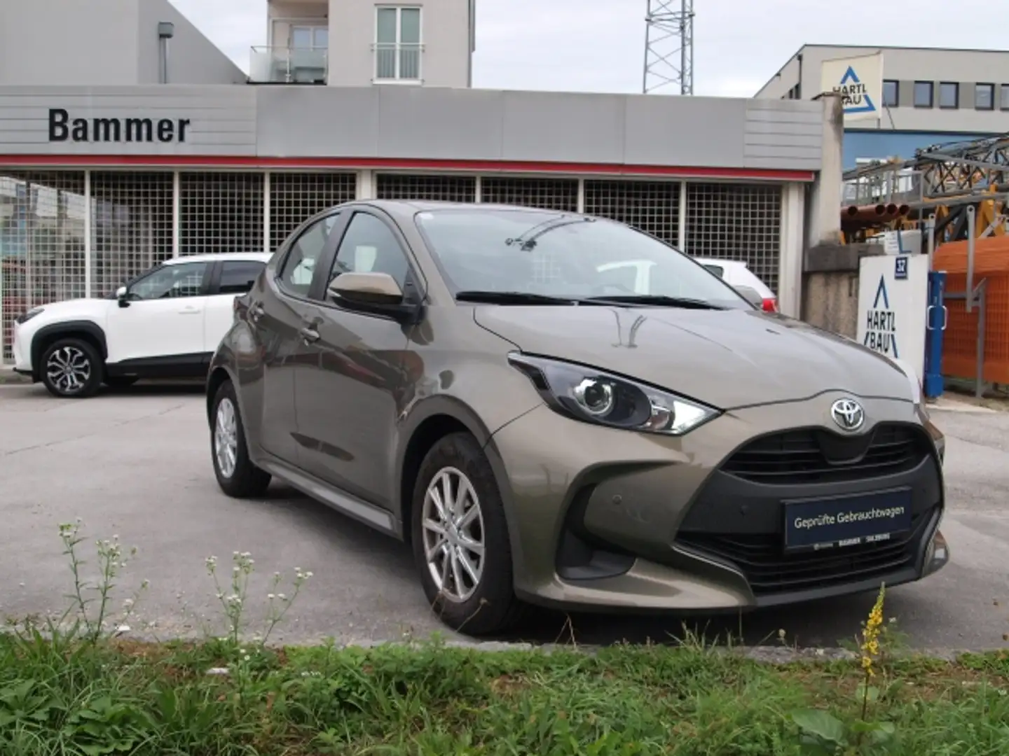 Toyota Yaris Yaris 1,0 VVT-i Active Grün - 1