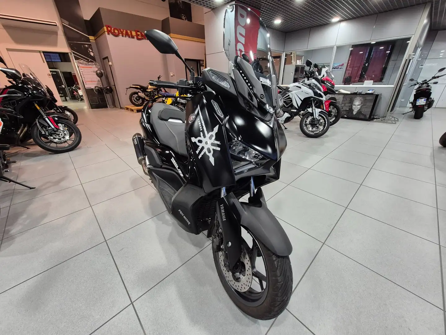 Yamaha X-Max 300 2024 Nero - 2