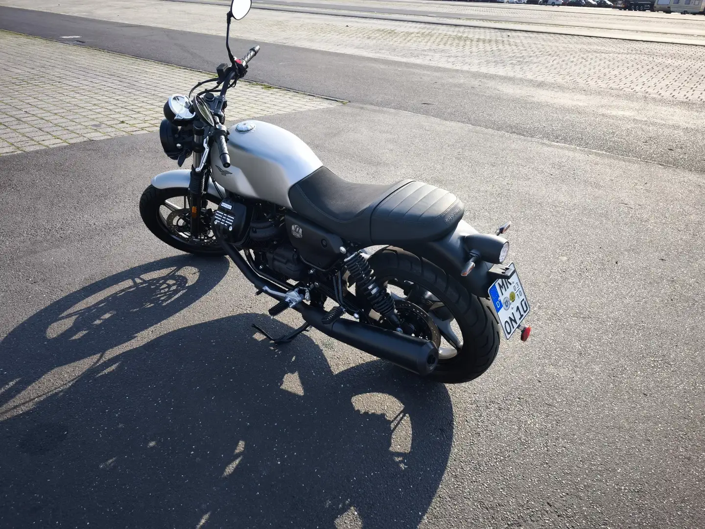 Moto Guzzi V 7 Stone Gri - 2