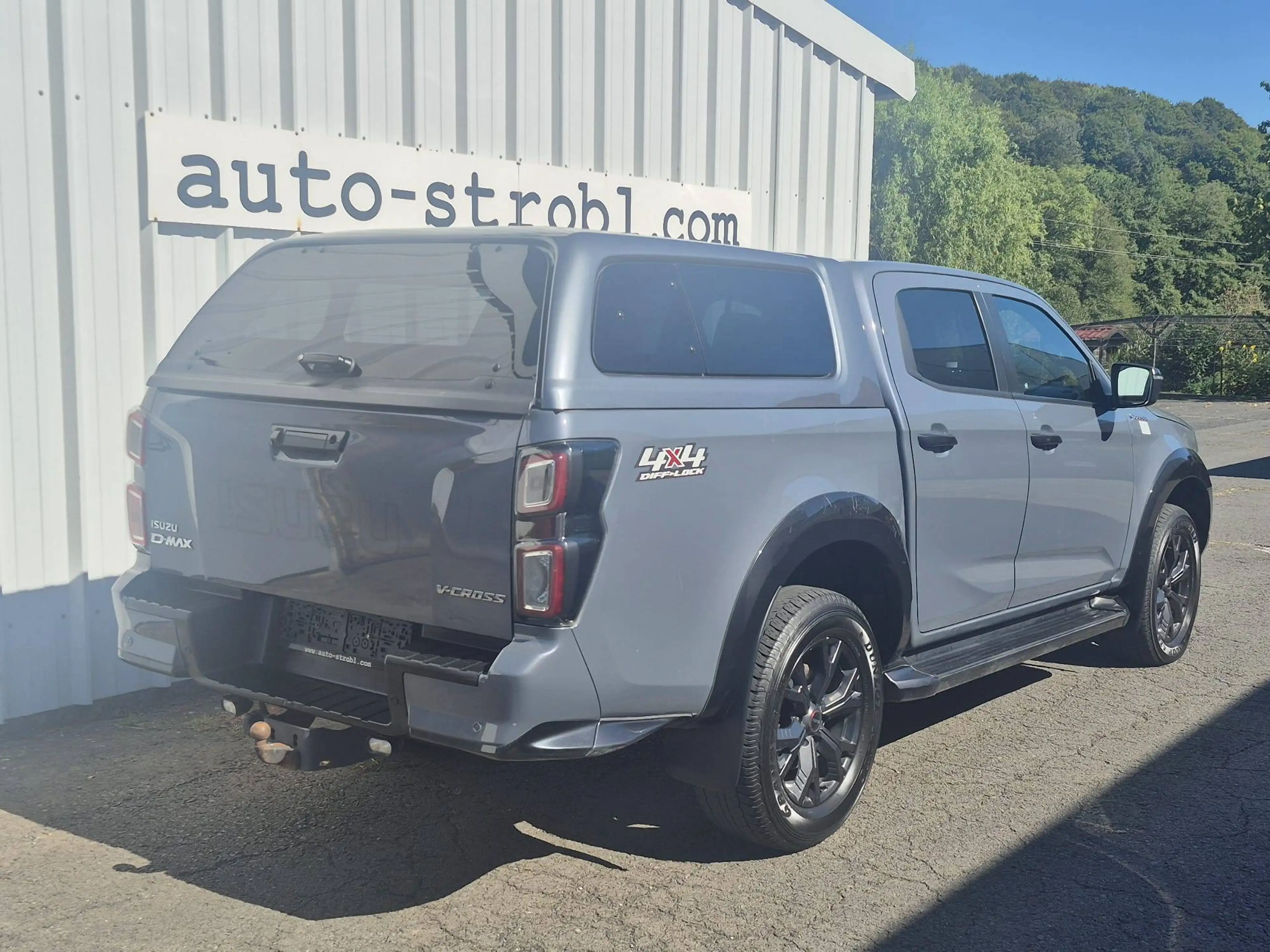 Isuzu D-Max Double Cab 4x4 V-Cross A/T *28.000€ netto* — photo 3