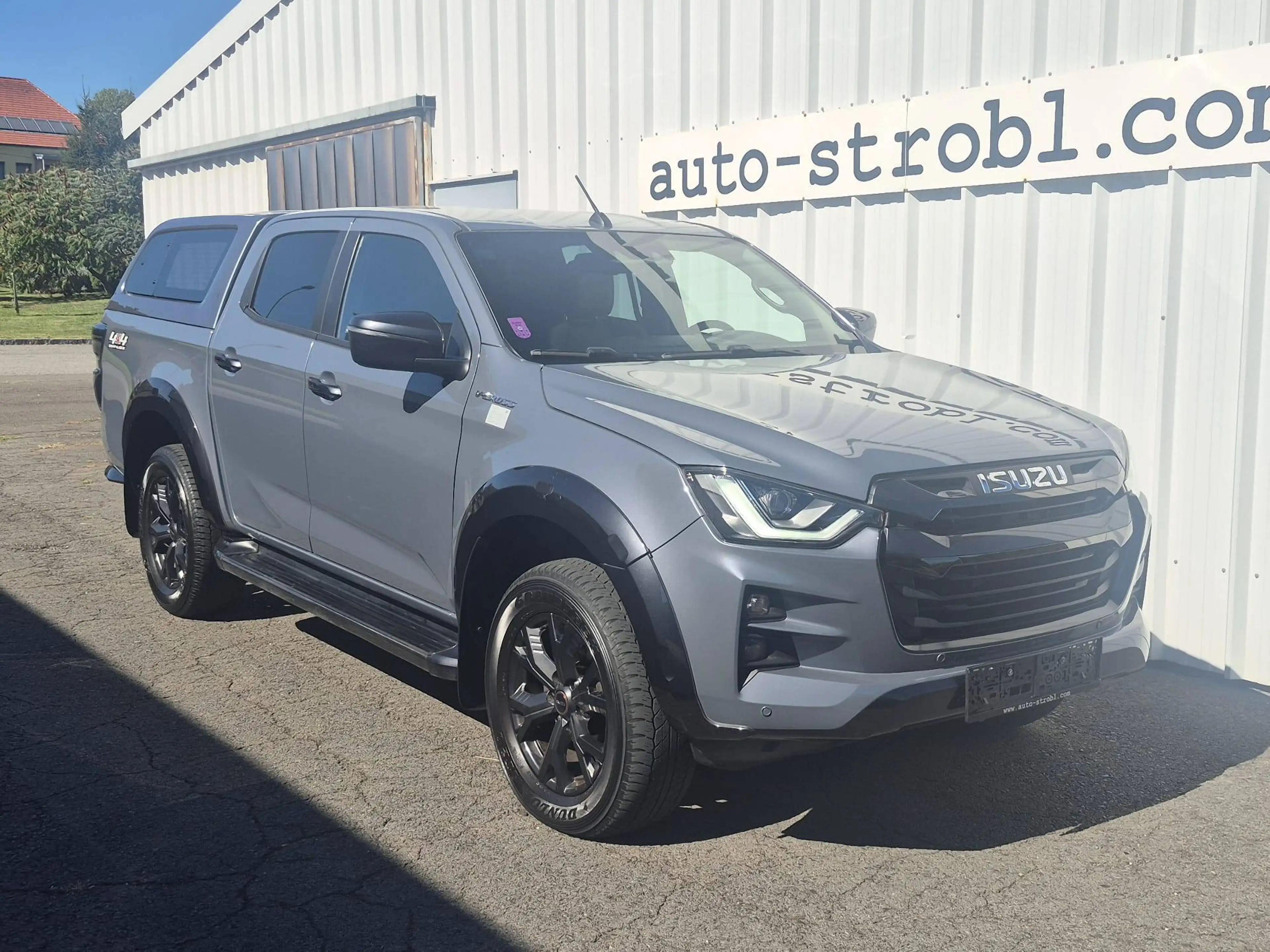Isuzu D-Max Double Cab 4x4 V-Cross A/T *28.000€ netto*