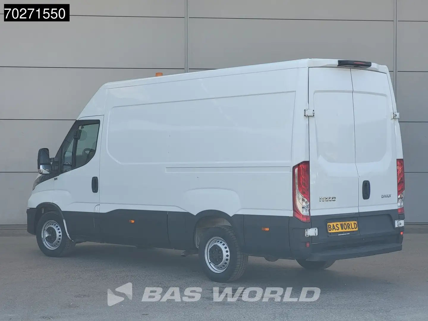 Iveco Daily 35S14 L2H2 Euro6 Camera Airco Cruise 3.5t trekgewi Wit - 2
