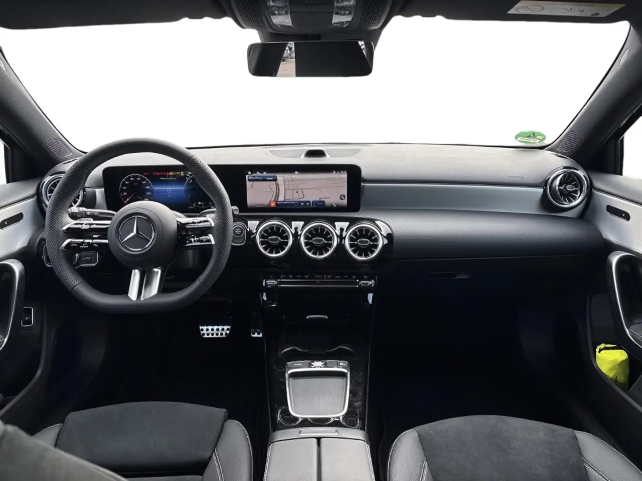Mercedes-Benz A-Class e Special Edition AMG Night Multibeam 19", миниатюра 8