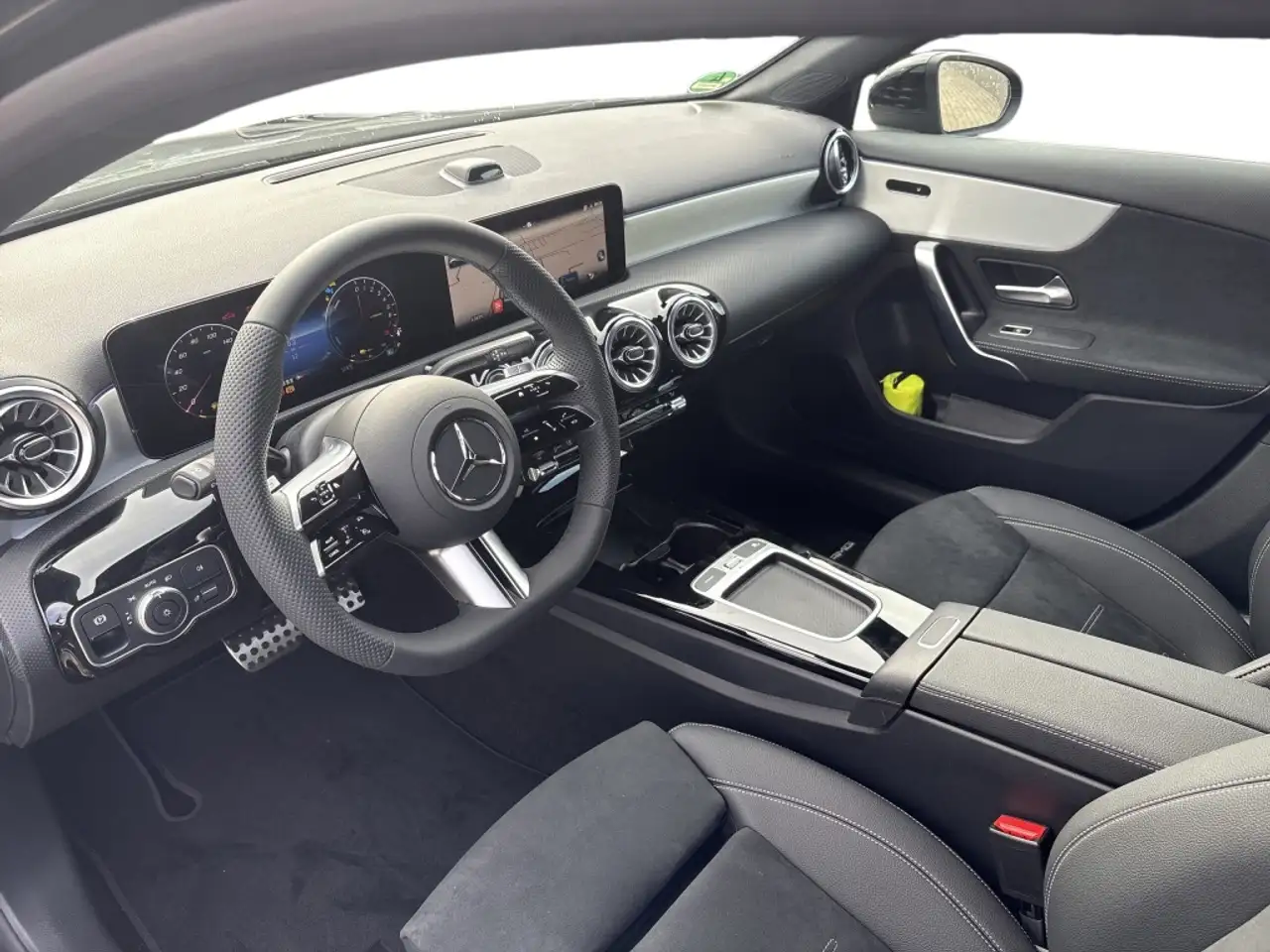 Mercedes-Benz A-Class e Special Edition AMG Night Multibeam 19", миниатюра 9
