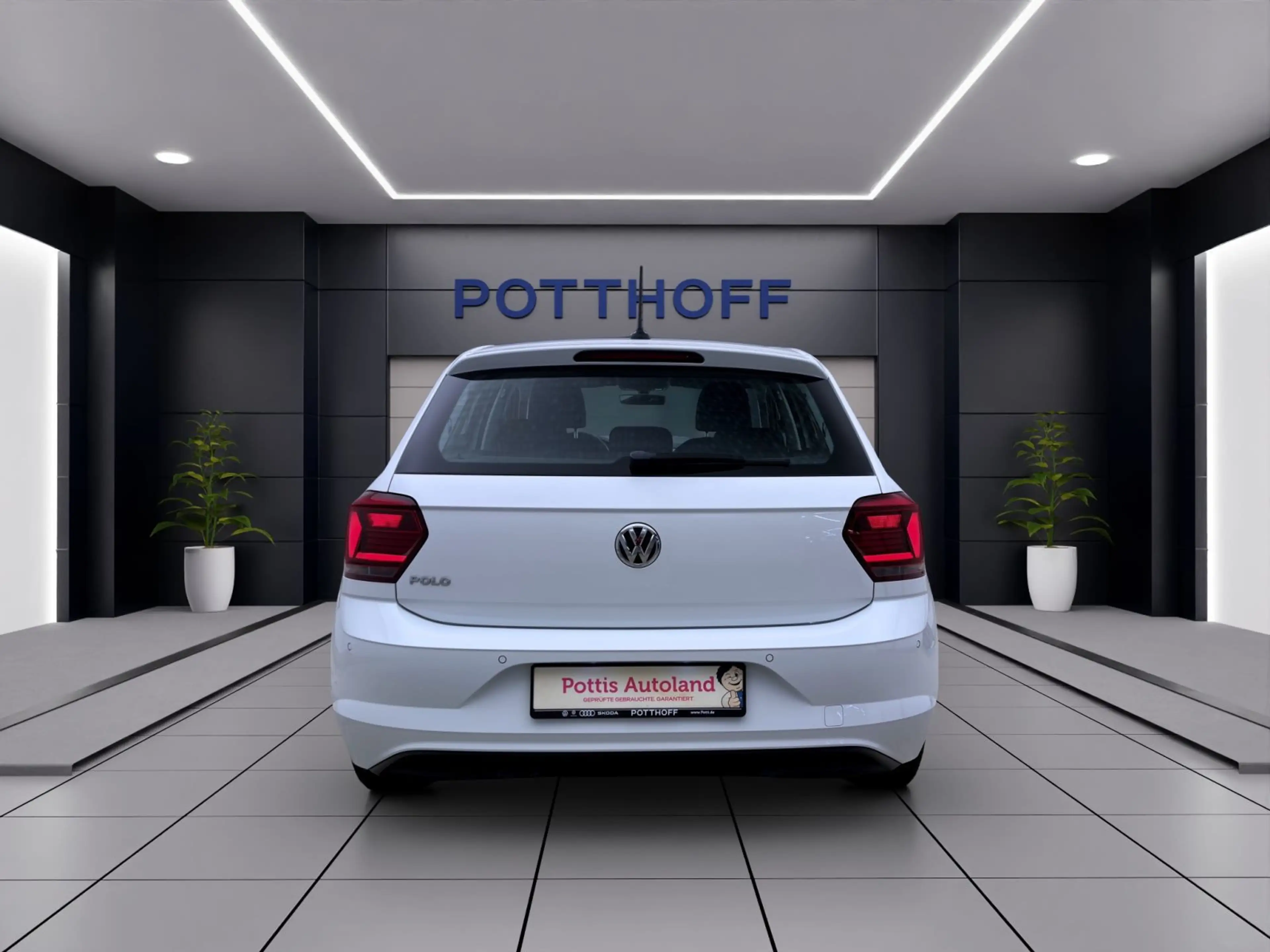 Volkswagen Polo 1.0 MPI COMFORTLINE NAVI PDC SITZHZG KLIMA — photo 4