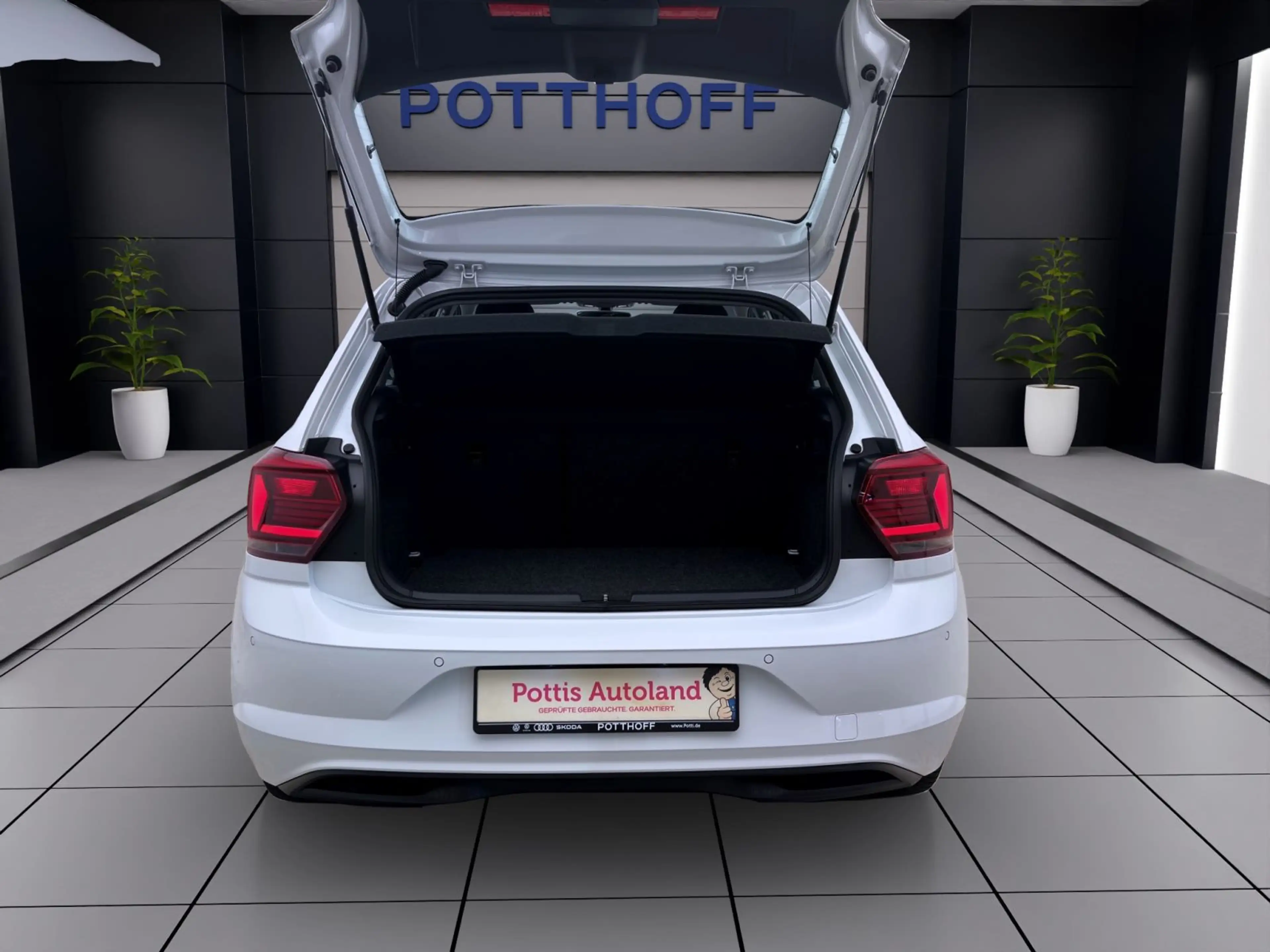 Volkswagen Polo 1.0 MPI COMFORTLINE NAVI PDC SITZHZG KLIMA — photo 5