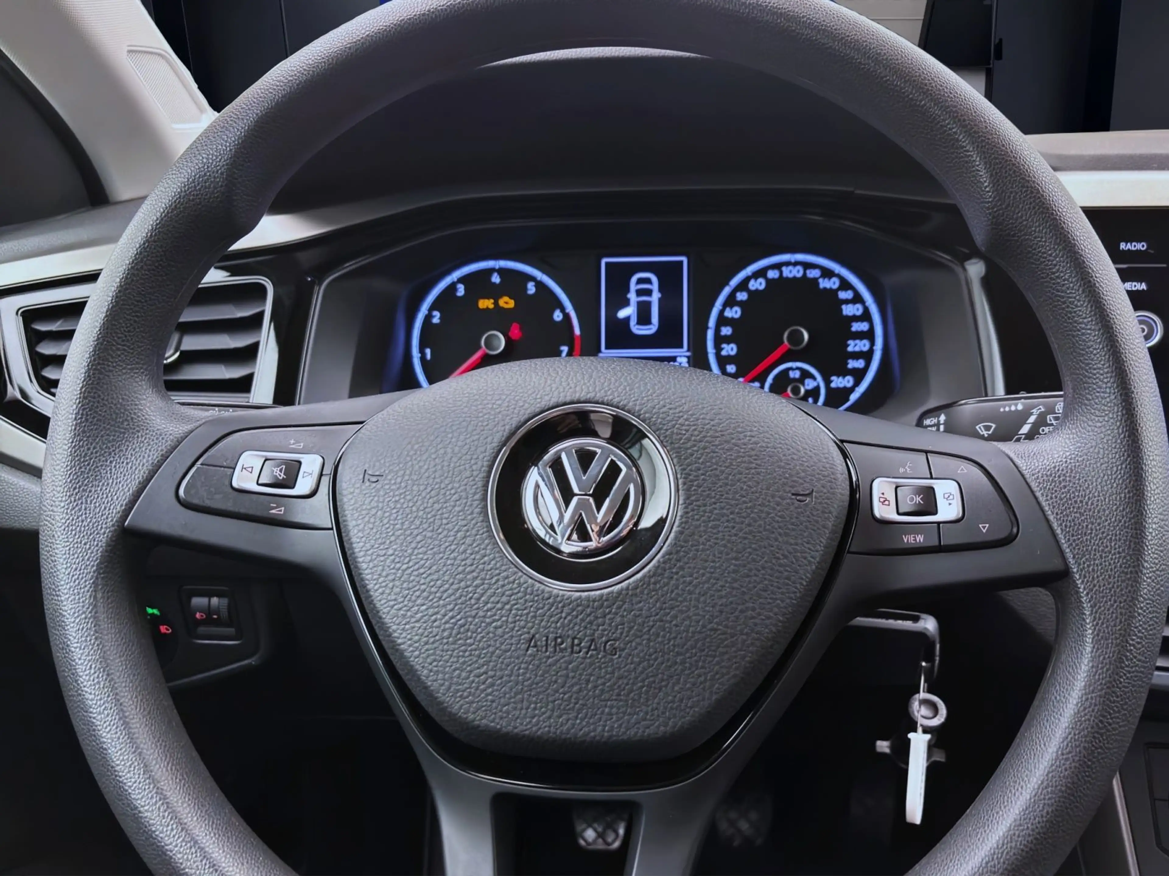 Volkswagen Polo 1.0 MPI COMFORTLINE NAVI PDC SITZHZG KLIMA — photo 13
