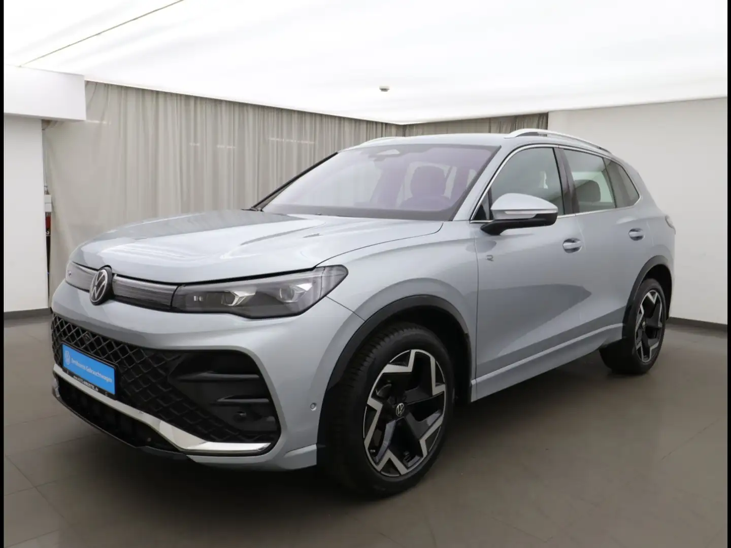 Volkswagen Tiguan R-LINE 2.0 TDI DSG (+EURO6+ACC-RADAR) Navi Silber - 2