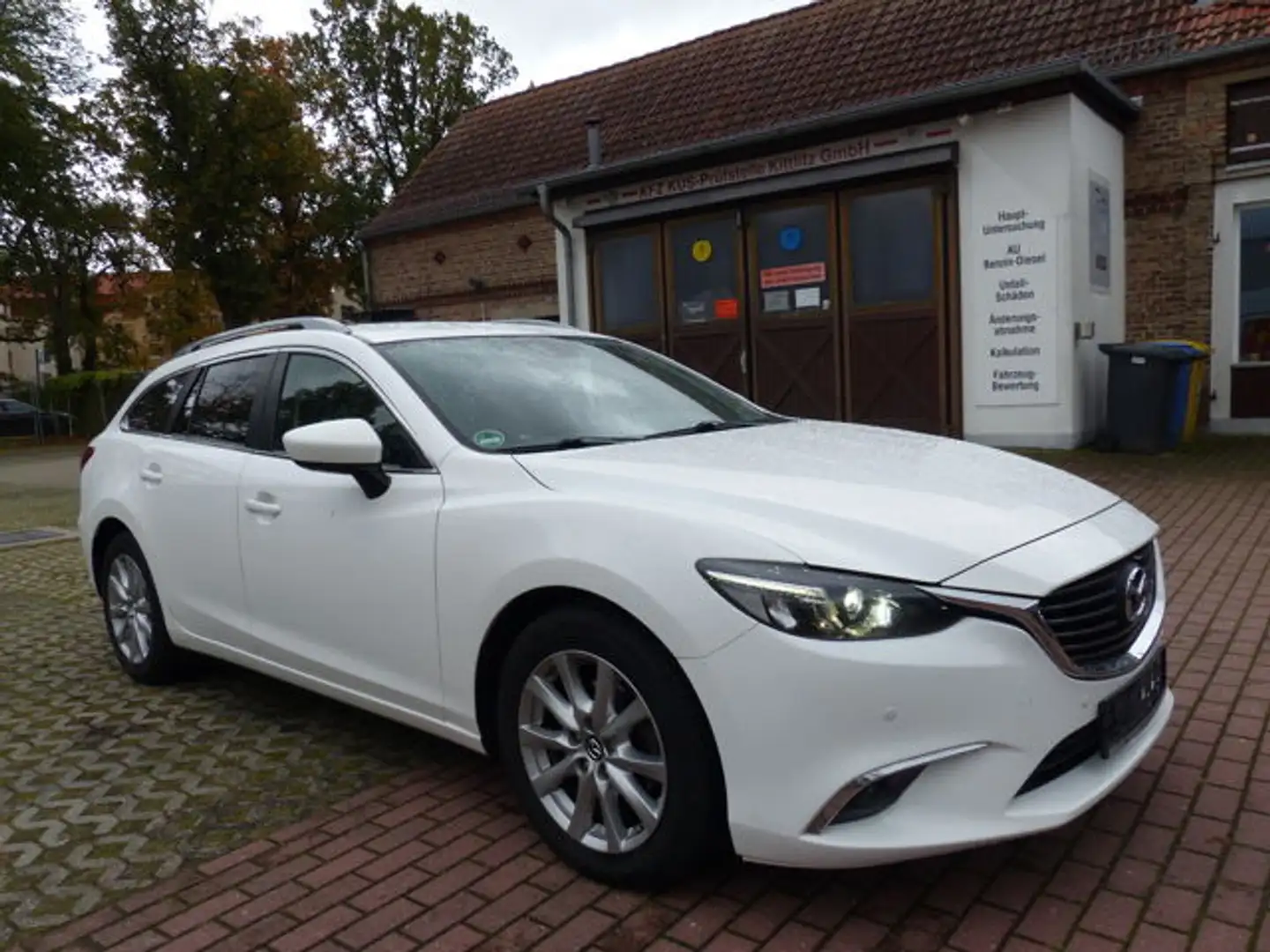 Mazda 6 2.2 Exclusive-Line Autom.,Tempom.,Navi Weiß - 2