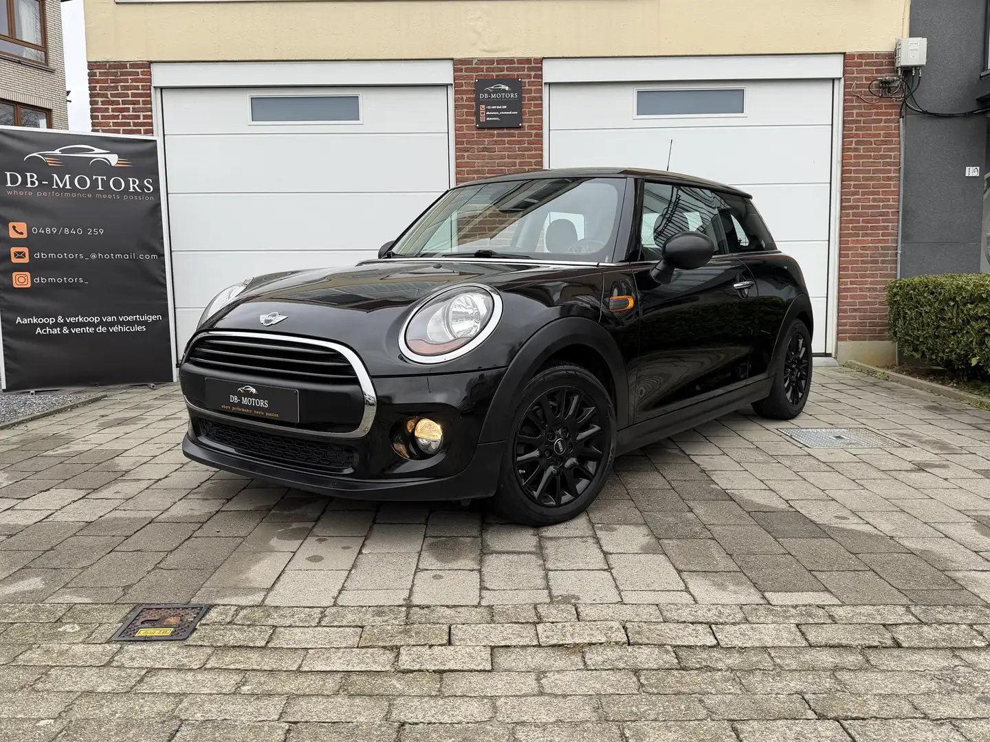 MINI One 1.2i benzine FIRST EDITION 11/2017 97000km (75PK) Zwart - 1