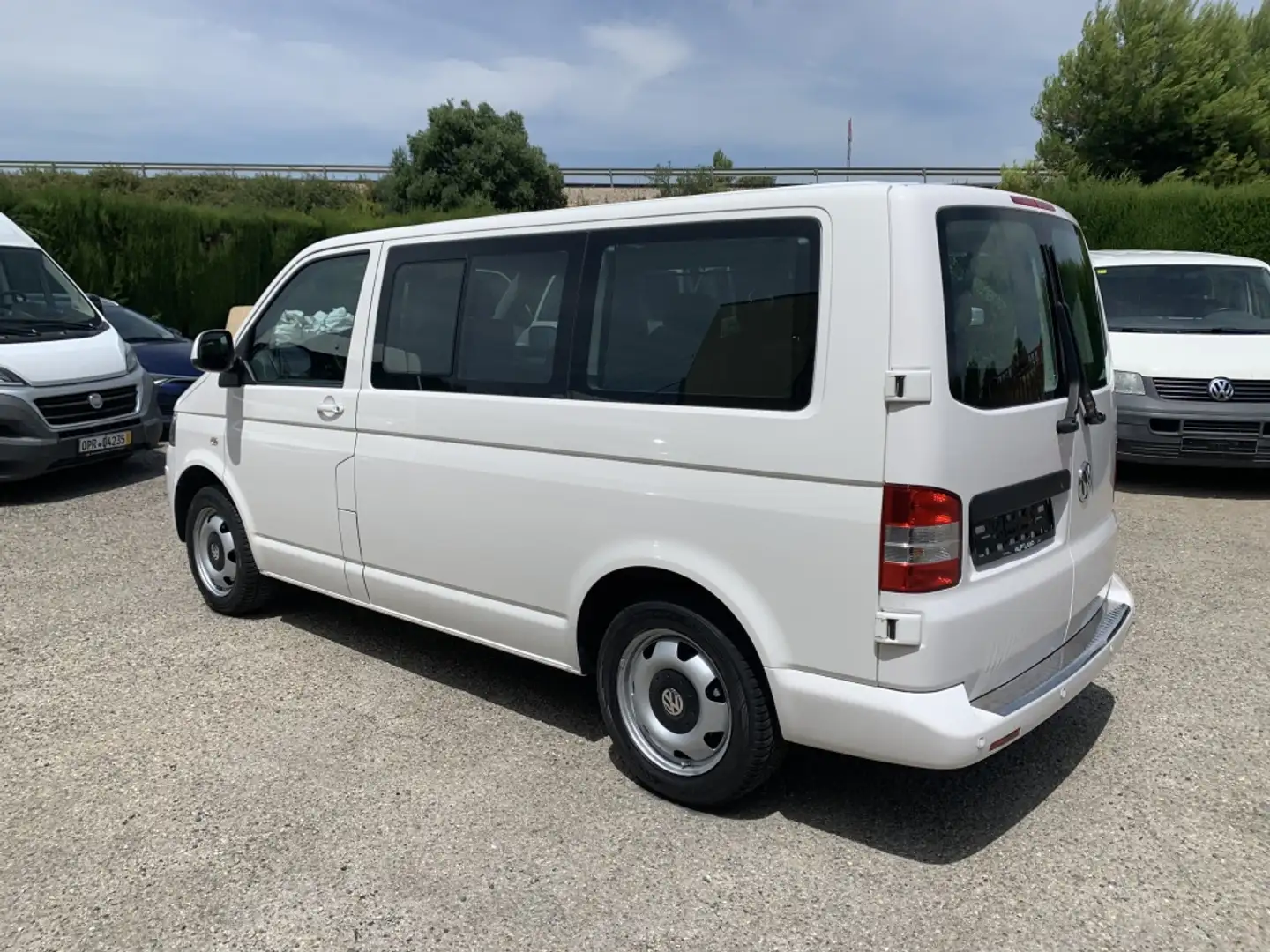 Volkswagen Caravelle Comercial VOLKSWAGEN Industrial  Automá Blanco - 2
