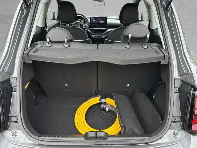 Fiat 500e view 10