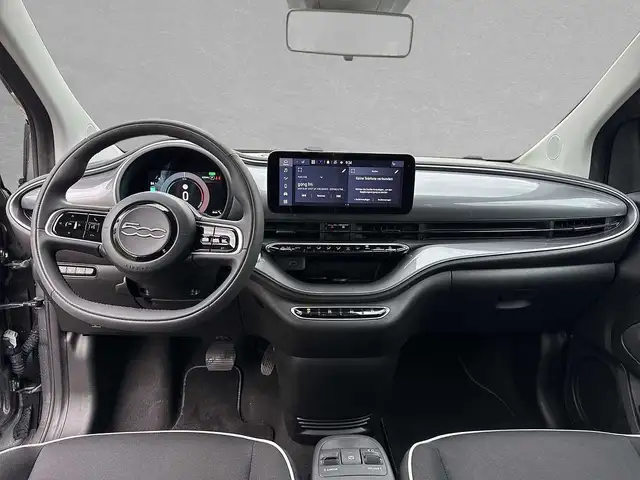 Fiat 500e view 7