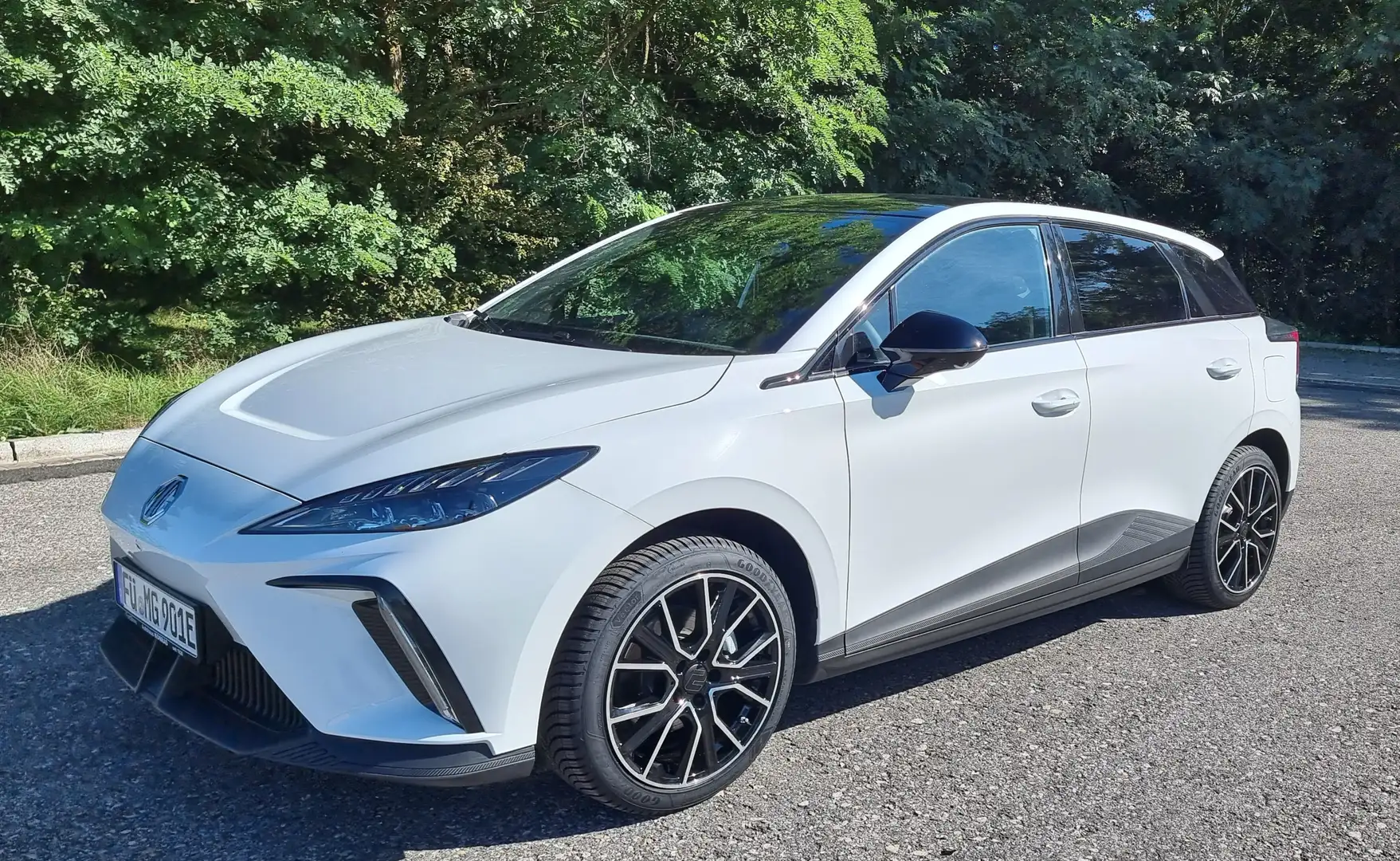 MG MG4 Luxury 64 kWh, 18Zoll Allwetterreifen, 5J.Garantie Alb - 1