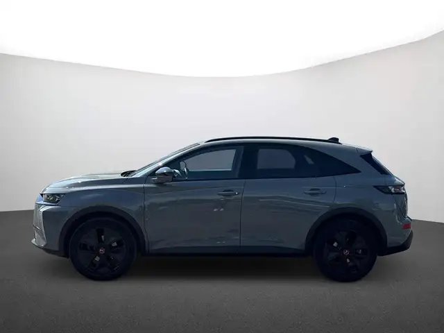 DS Automobiles DS 7 view 4